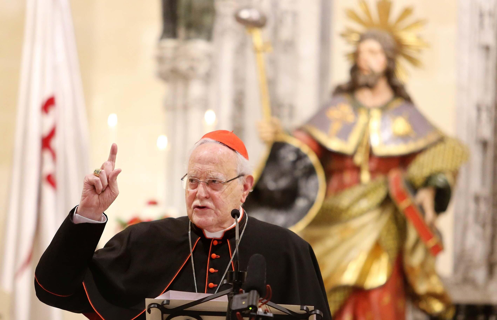 El Cardenal Carlos Amigo pronuncia el primer pregón Jacobeo en Santiago
