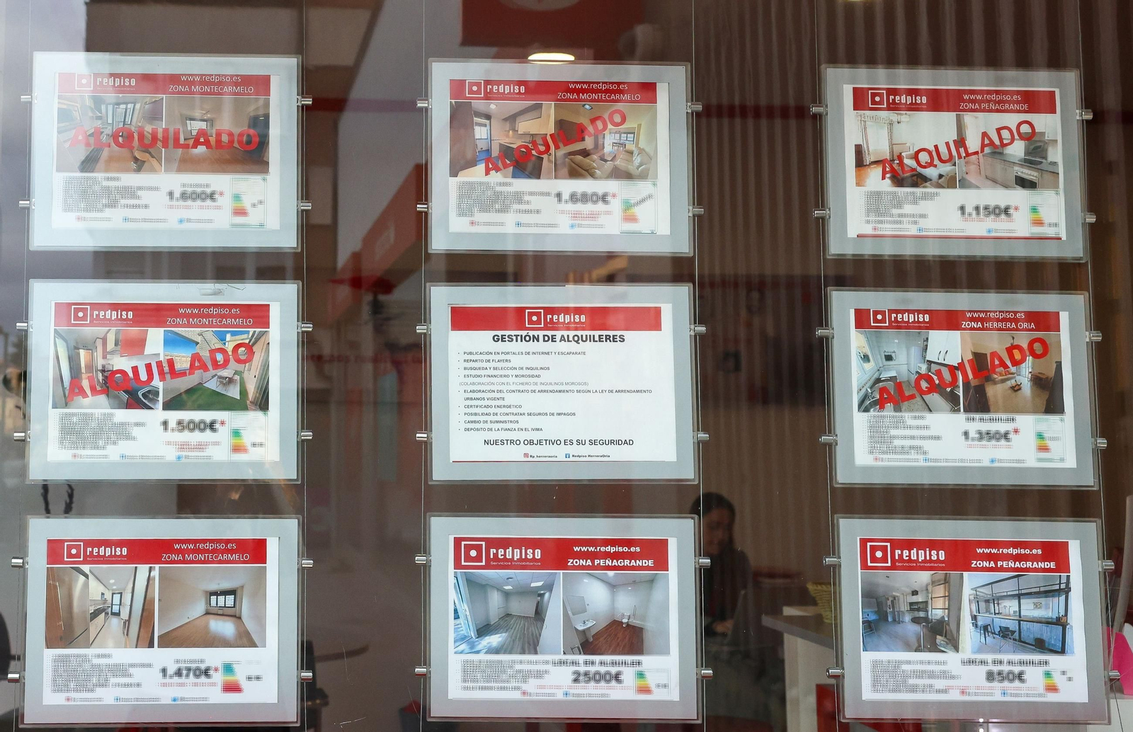 Escaparate de una inmobiliaria.