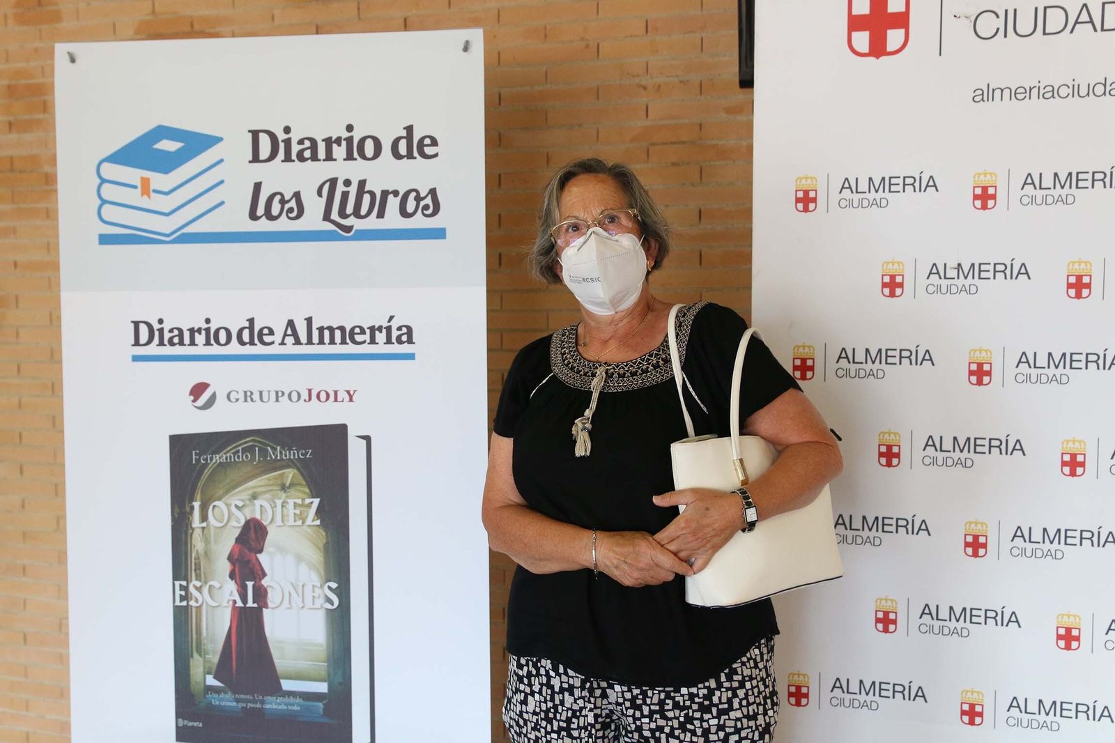 Fotogalería de Diario de los Libros, con Fernando J. Múñez y su obra 'Los diez escalones'