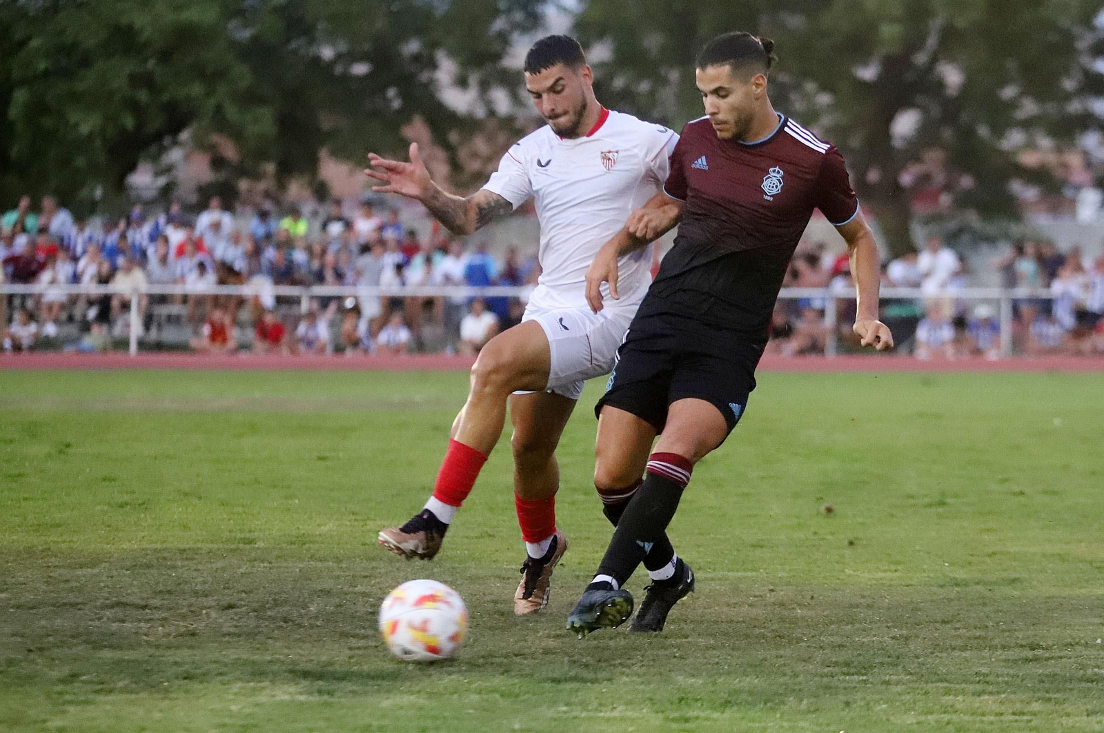 Imágenes del Recreativo de Huelva-Sevilla At en el Memorial Manuel González Rodríguez de Punta Umbría