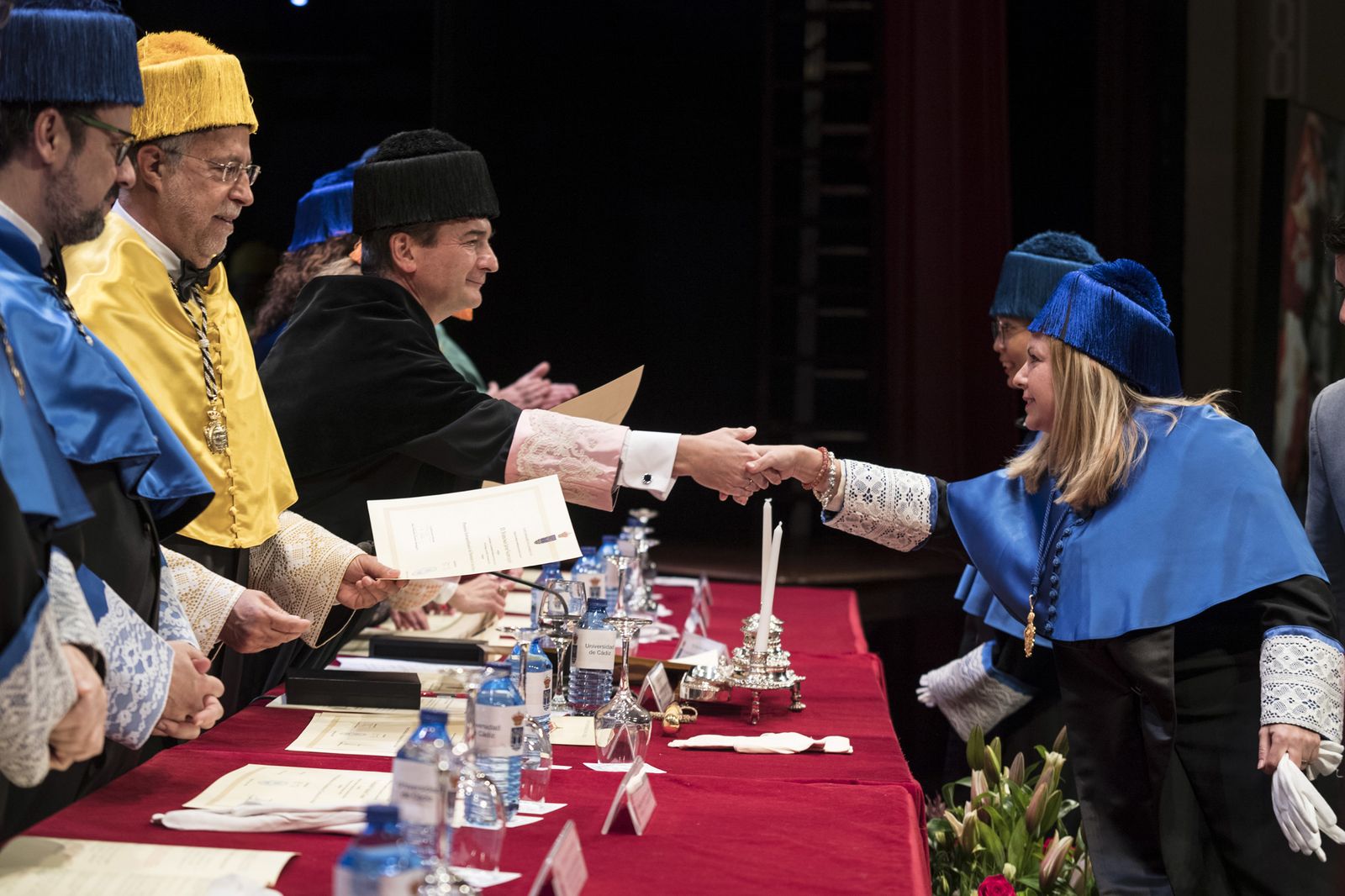 Imágenes del acto de investidura de nuevos doctores de la UCA y entrega de Premios Extraordinarios de Doctorado