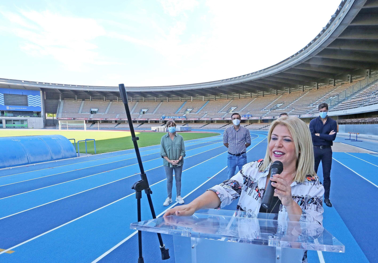 Presentación de las nuevas pistas del Estadio Chapín de Jerez