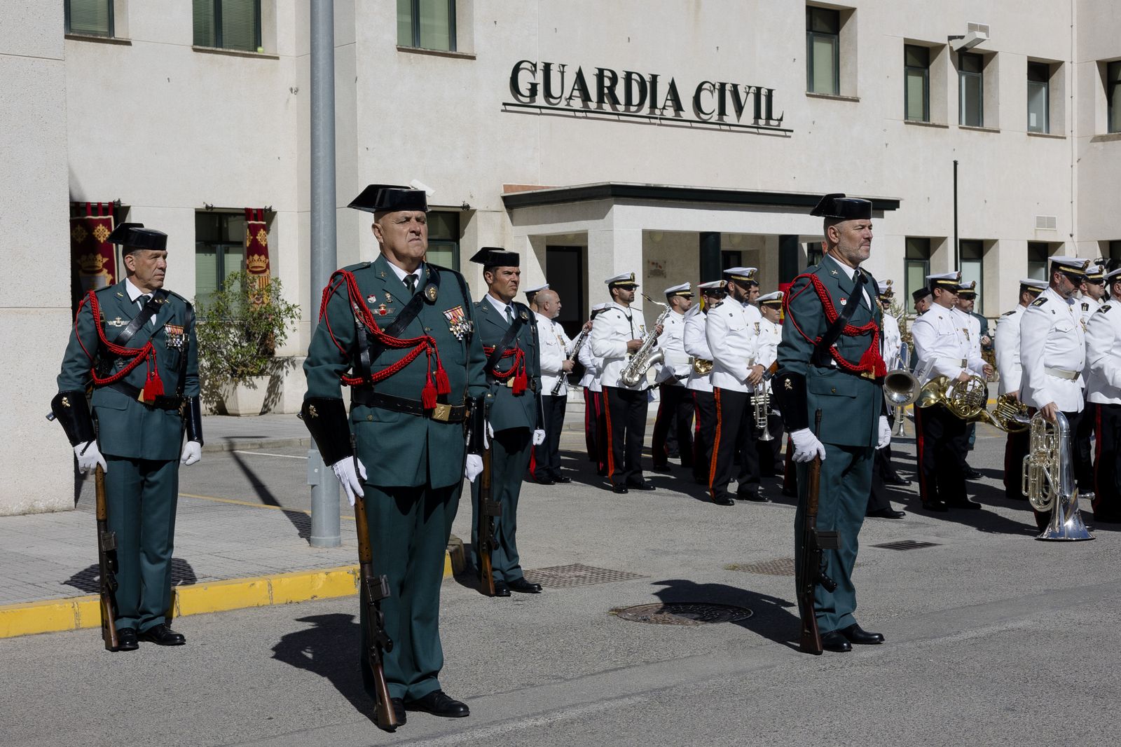 Toma de posesión del coronel Luis Martín Velasco como jefe de la Comandancia de la Guardia Civil  de Cádiz