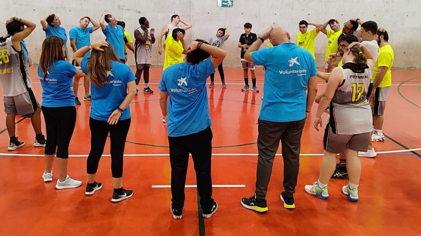 El equipo de balocensto lleva a cabo entrenamientos muy divertidos.