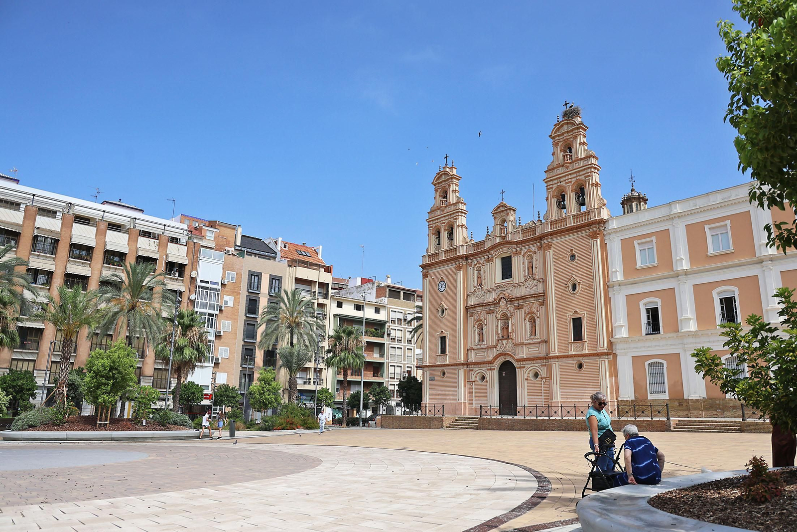 La Plaza de La Merced, un remanso de paz en las mañanas de verano