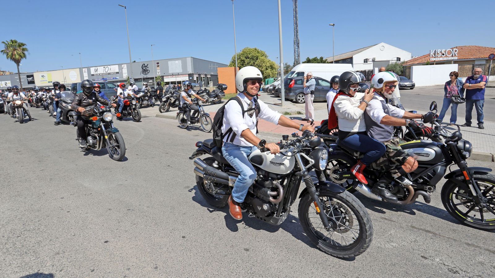 Búscate en el evento motero solidario "The Distinguished Gentleman´s Ride" en Jerez