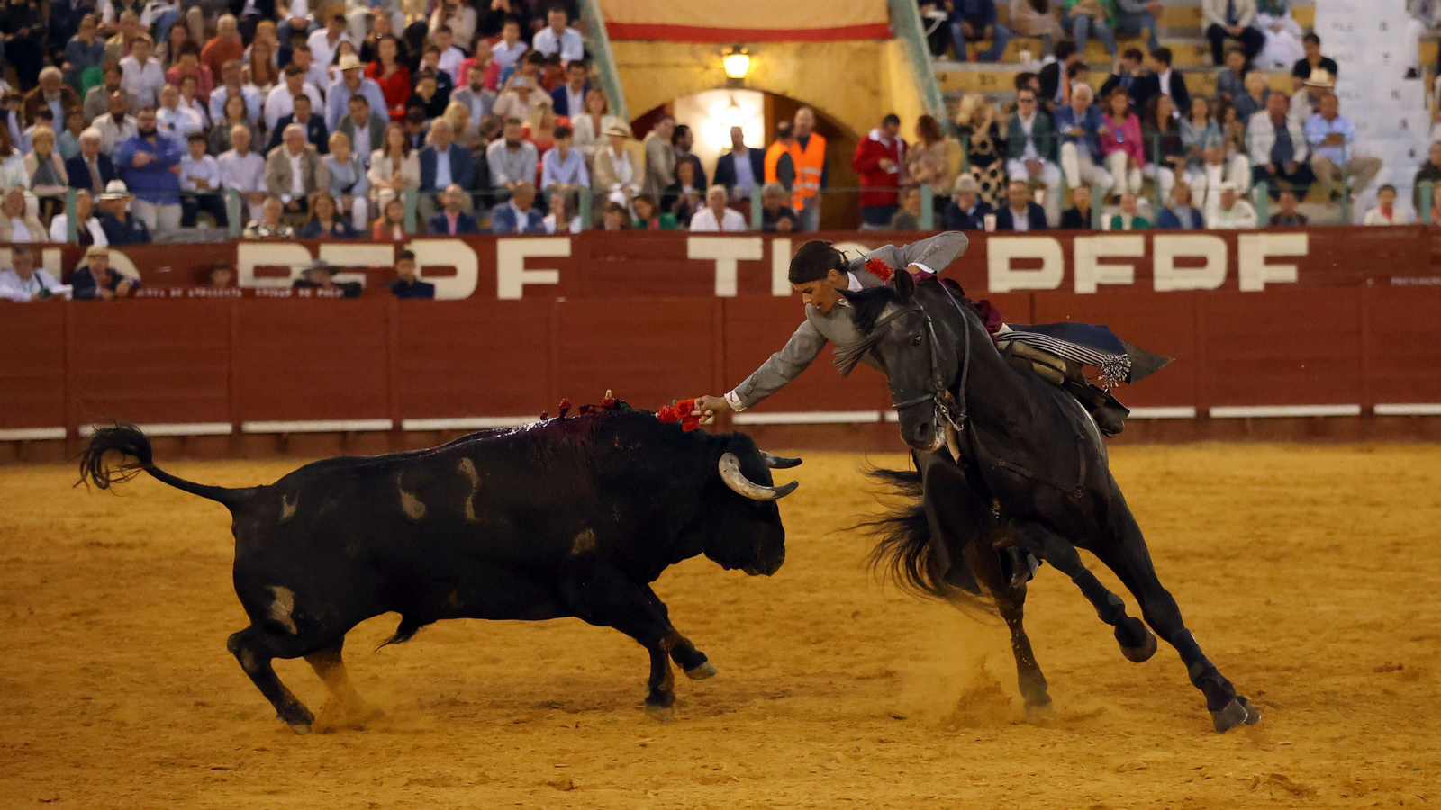 Andy Cartagena, Diego Ventura y Lea Vicens en la corrida de rejones de la Feria de Jerez 2024
