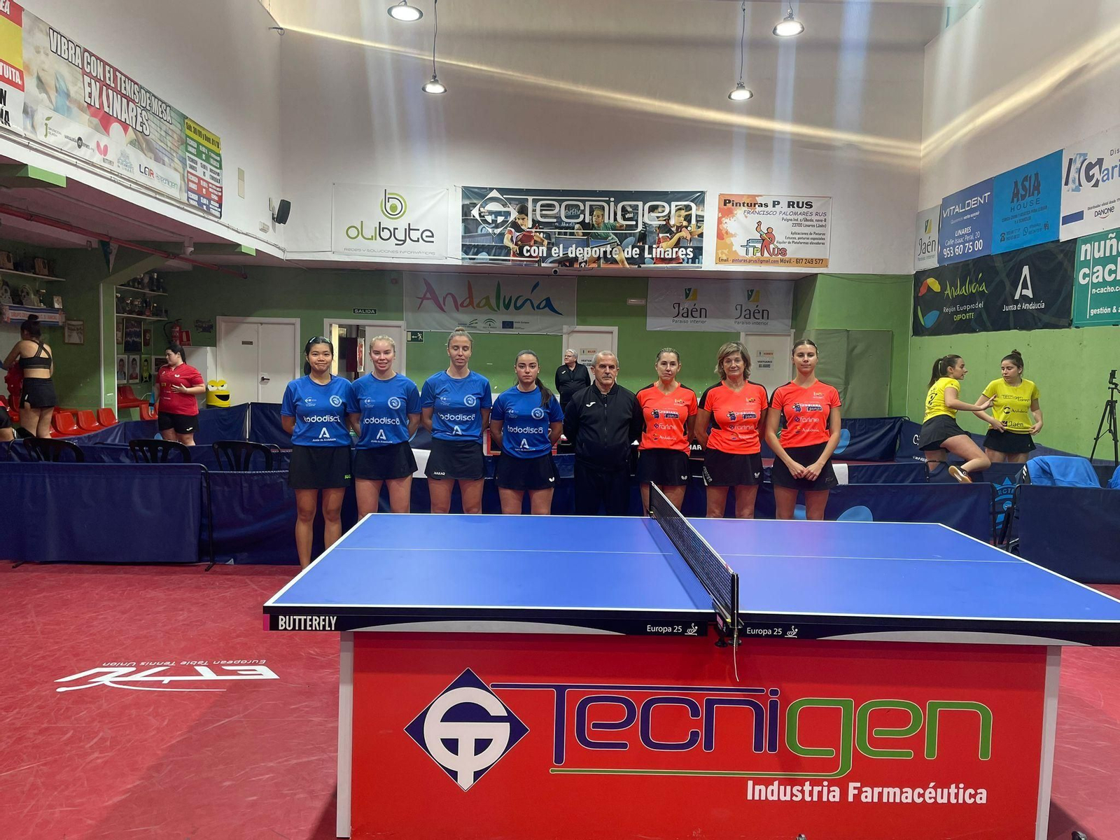 El equipo femenino del CTM Jerez de División de Honor se ha colocado líder.