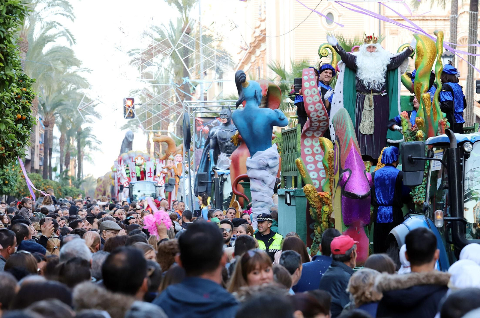 Imágenes de la cabalgata de los Reyes Magos de Huelva