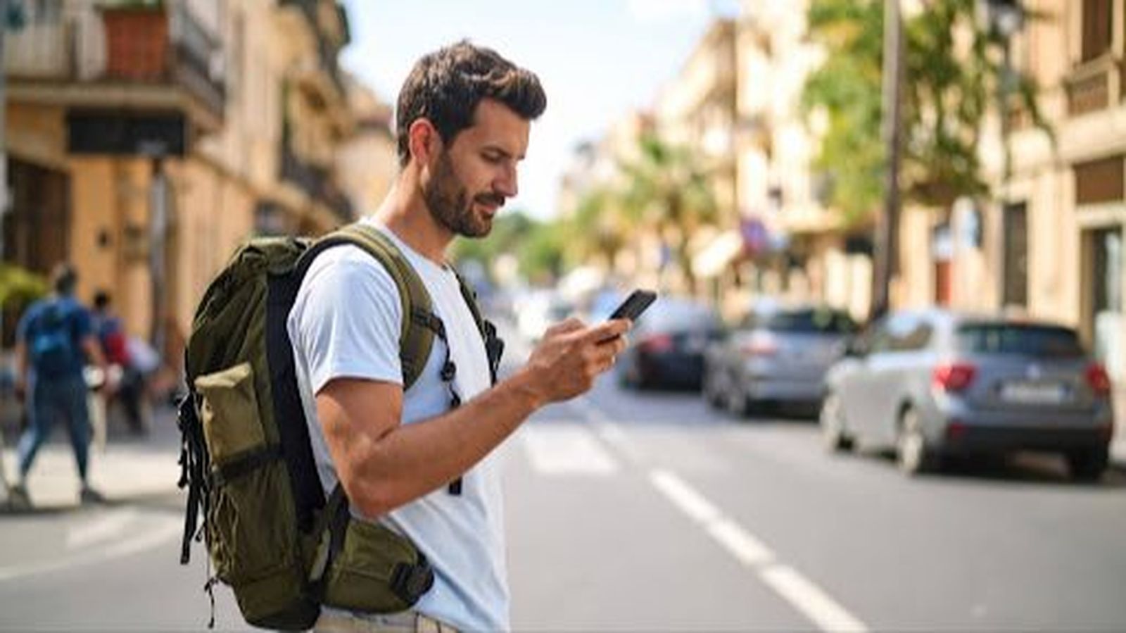 eSIM, la herramienta de viaje inteligente que toda Andalucía debería conocer