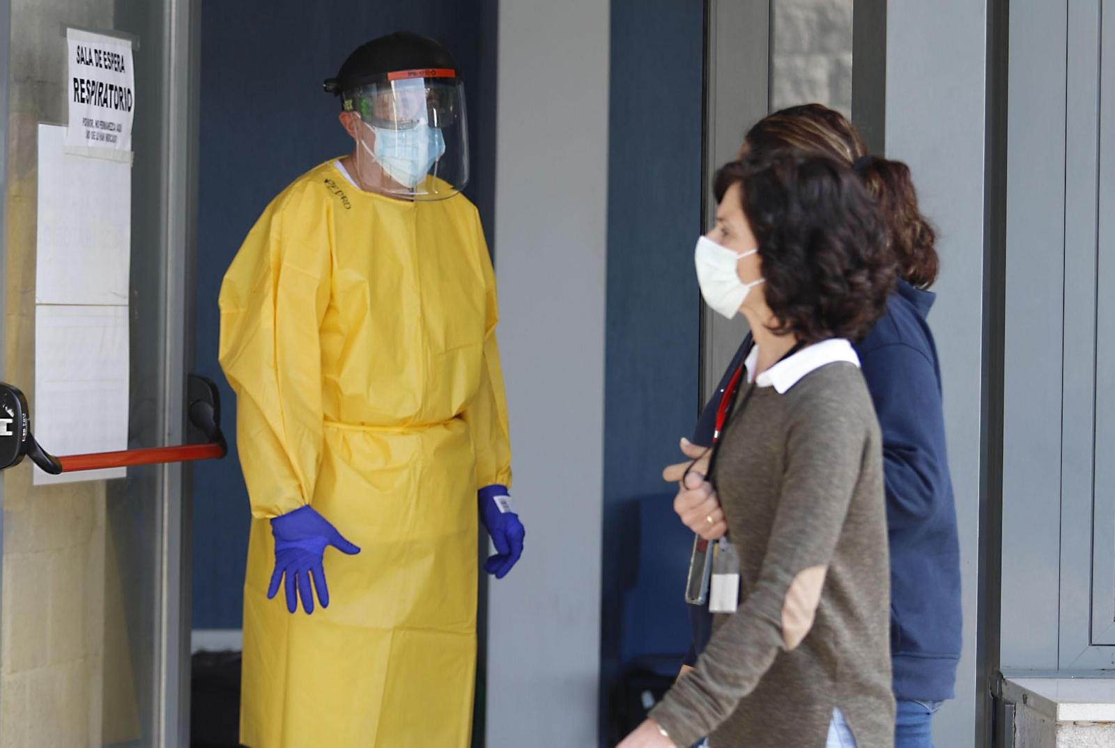 Andalucía defiende el uso obligatorio de las mascarillas en las residencias y hospitales.