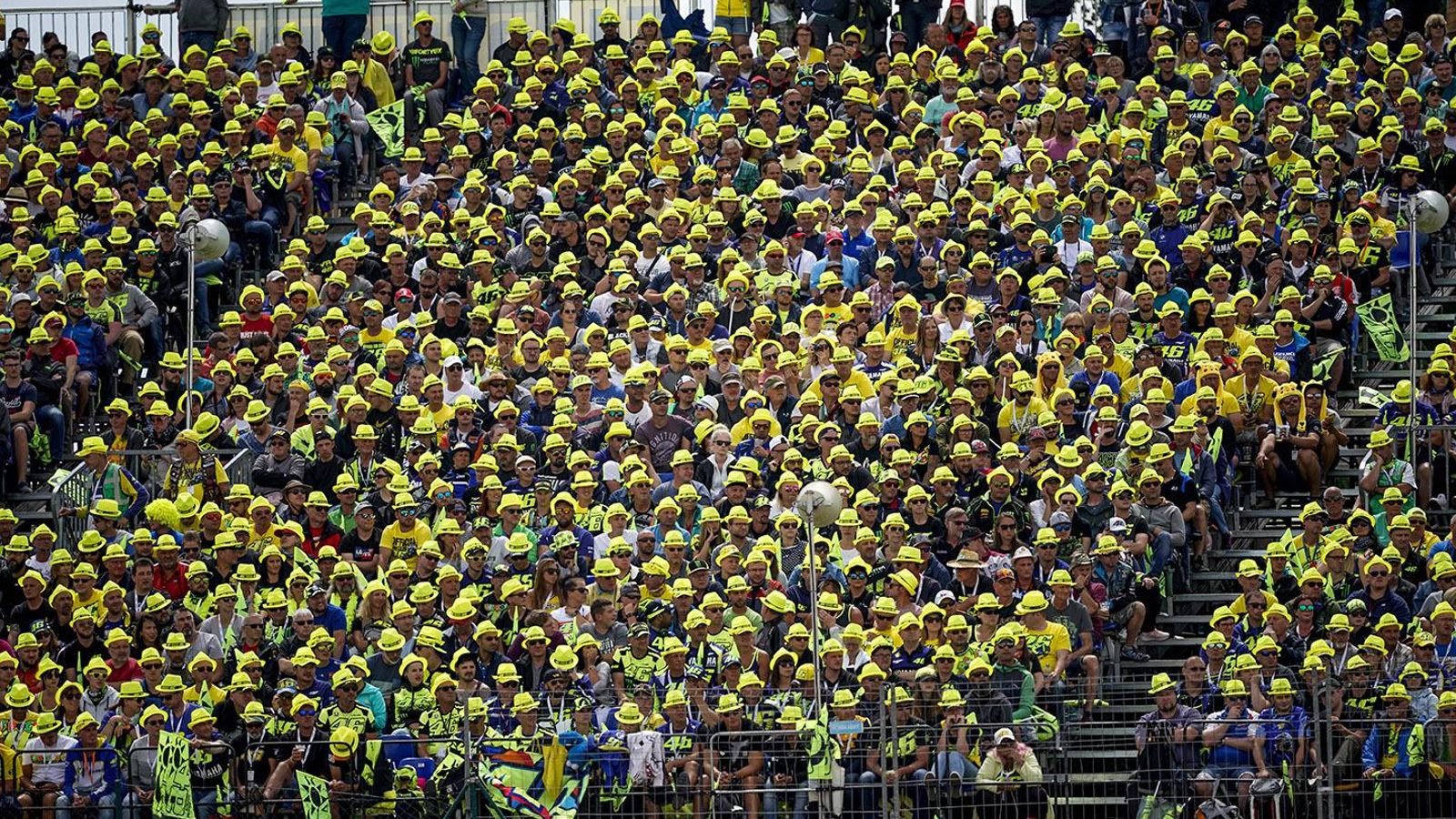 Los 'tifosi' de Valentino son legión.