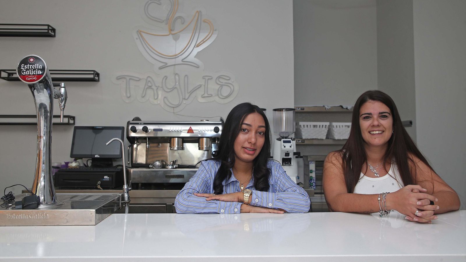 La barra de Taylis, en la avenida Capitán Ontañón esquina con Fuerte Santiago.