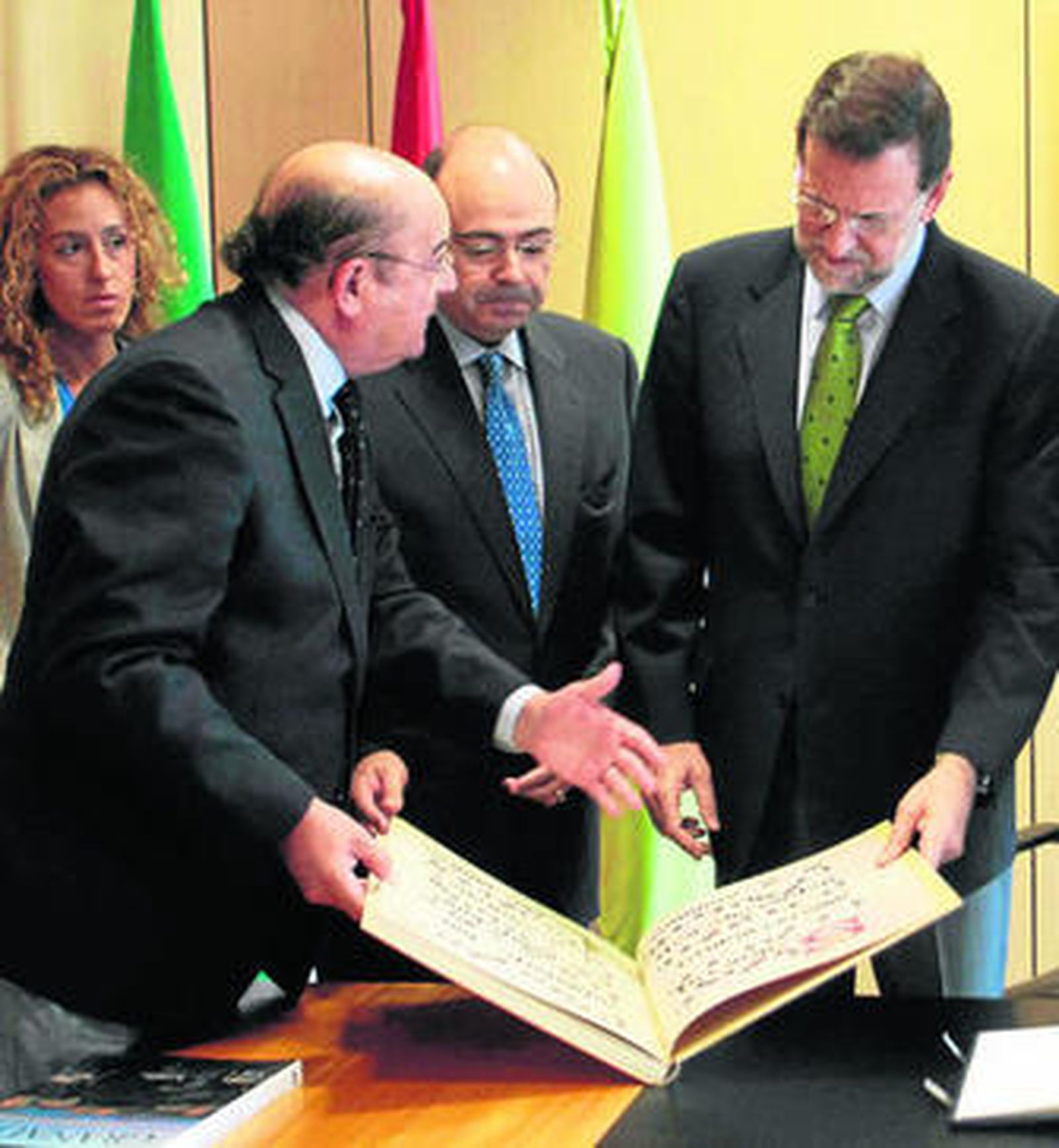 Tránsfugas, penurias y pactos chocantes