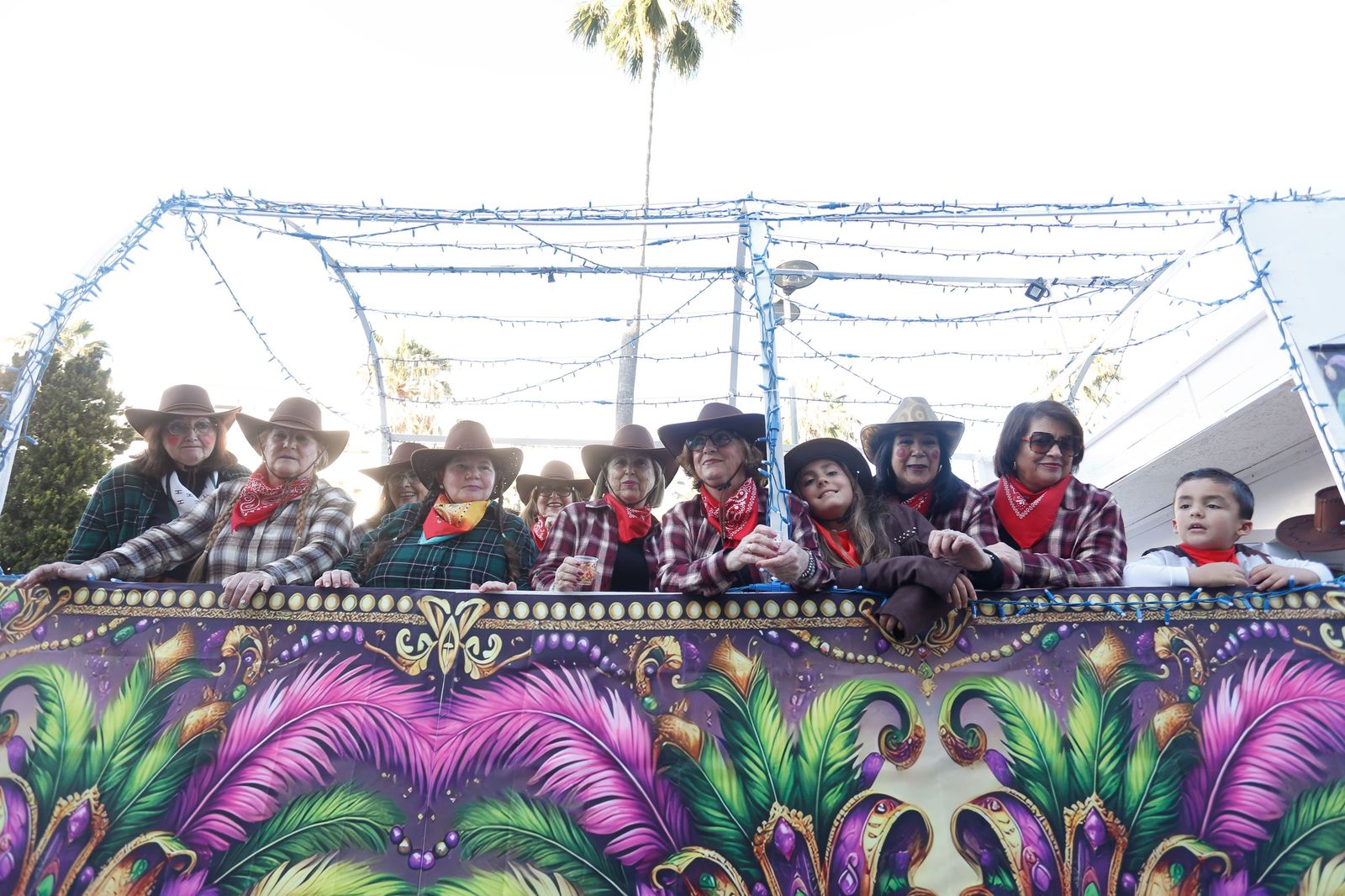 Búscate en las fotos de la cabalgata del Carnaval de Algeciras 2026