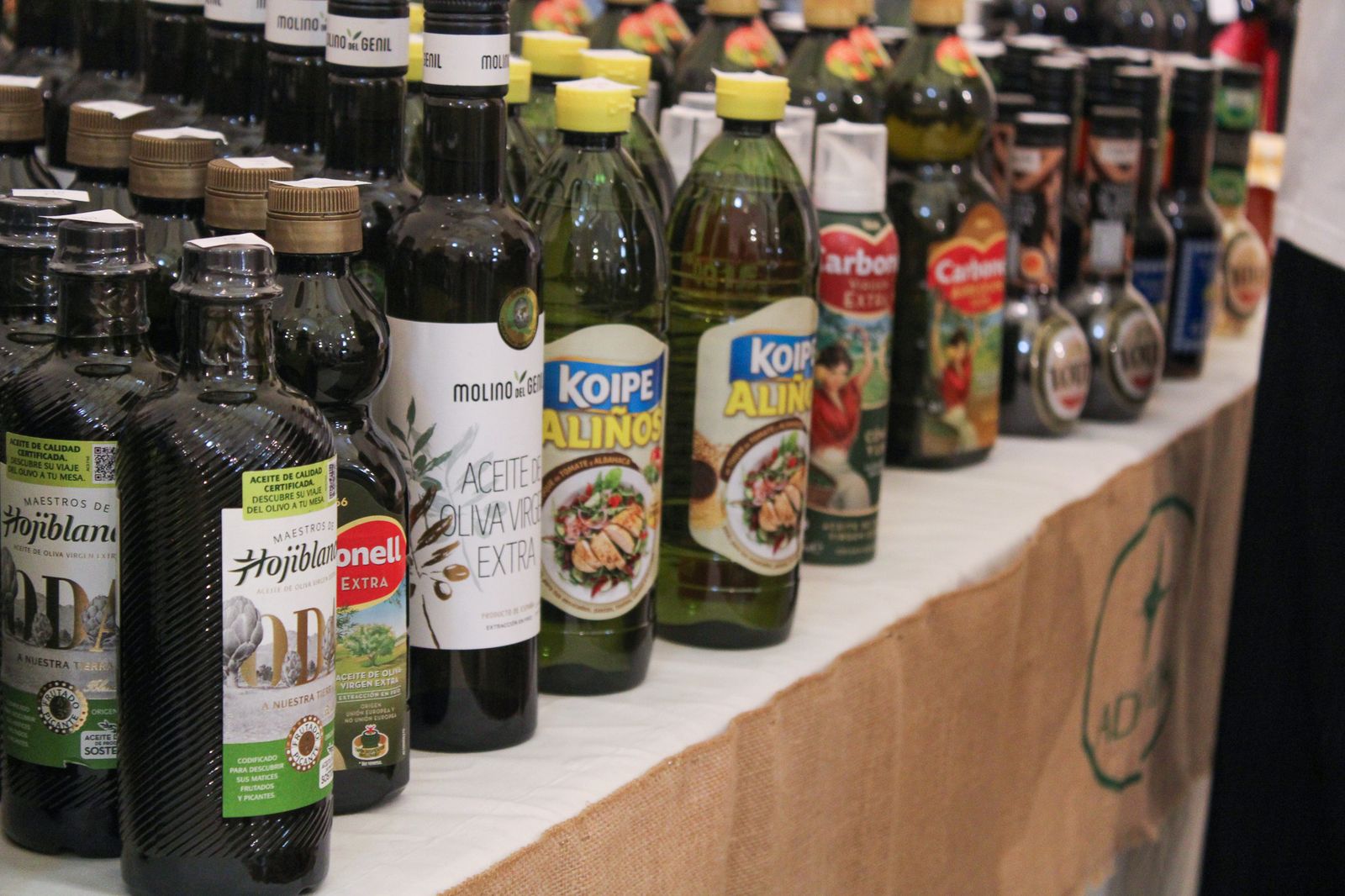 El baratillo de primavera de Adevida en Córdoba, en imágenes