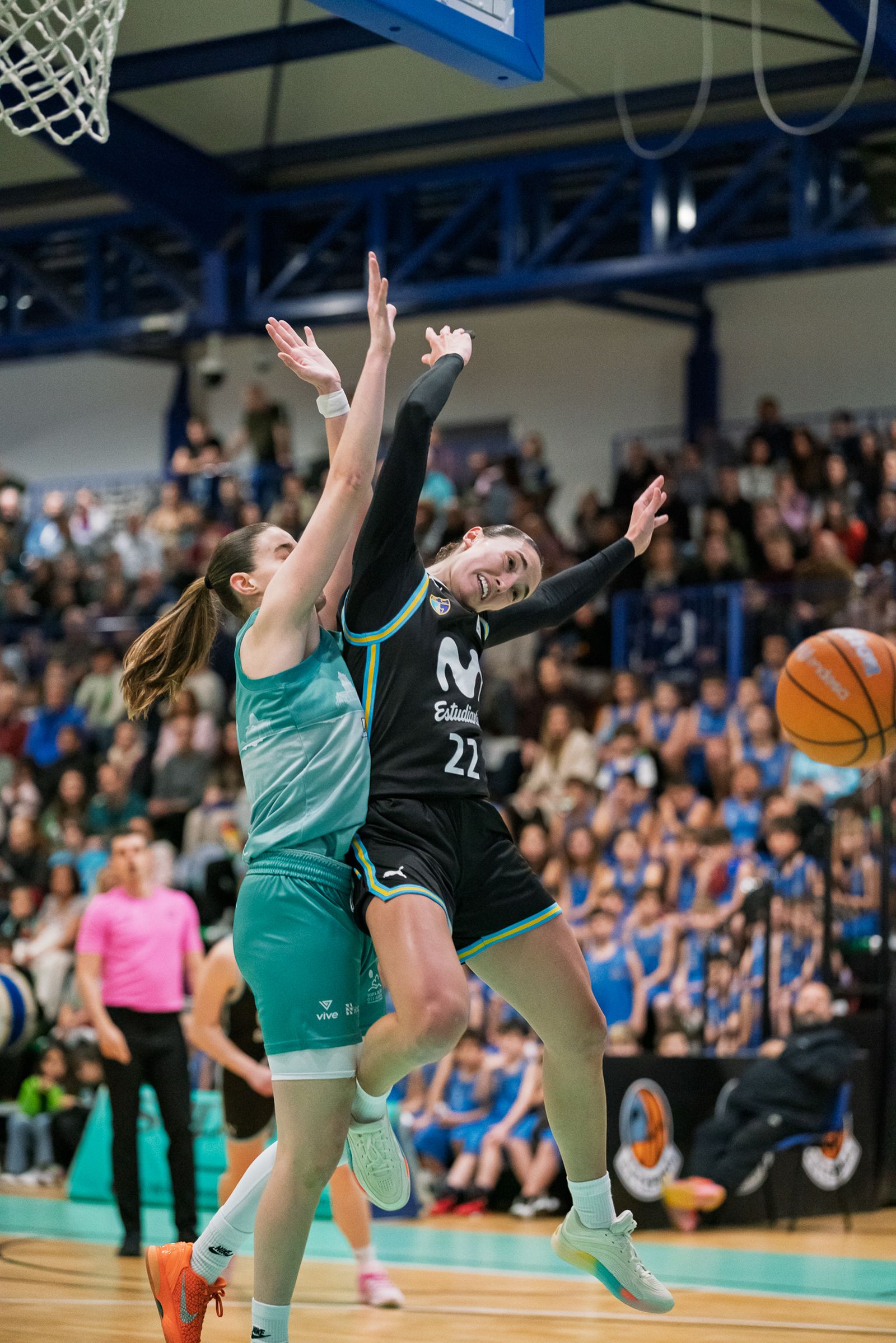 El CAB Estepona se va al parón tras caer ante el Estudiantes (72-80)