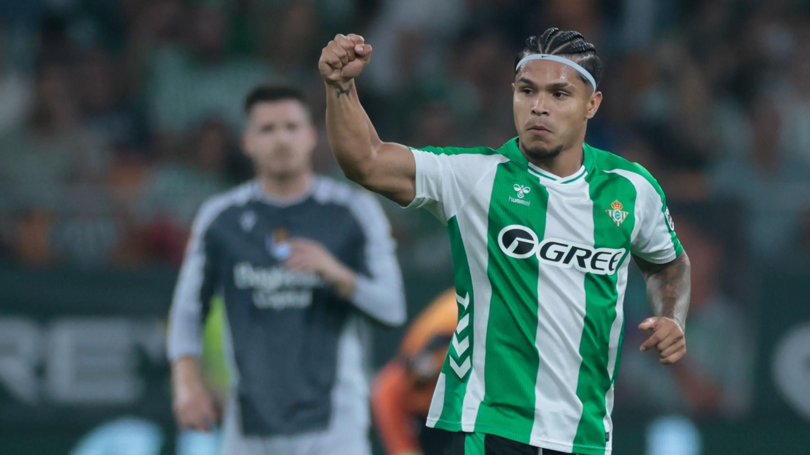 Cucho Hernández celebra su gol ante la Real Sociedad.