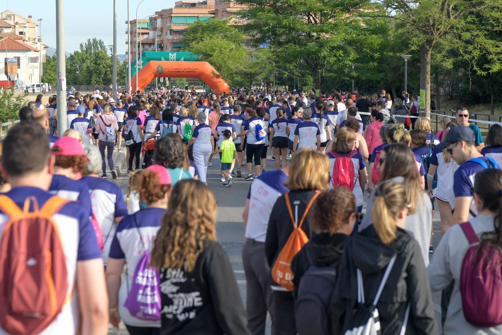 Las imágenes de la Carrera de la Mujer de este domingo en Granada