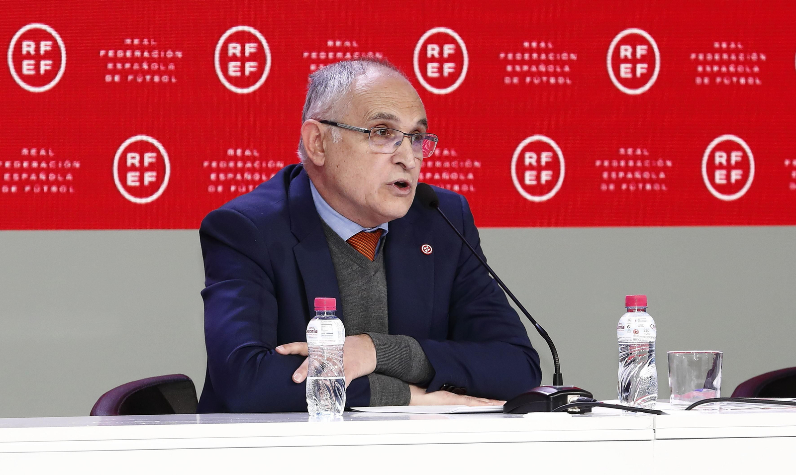 Las fotos de los árbitros del fútbol español