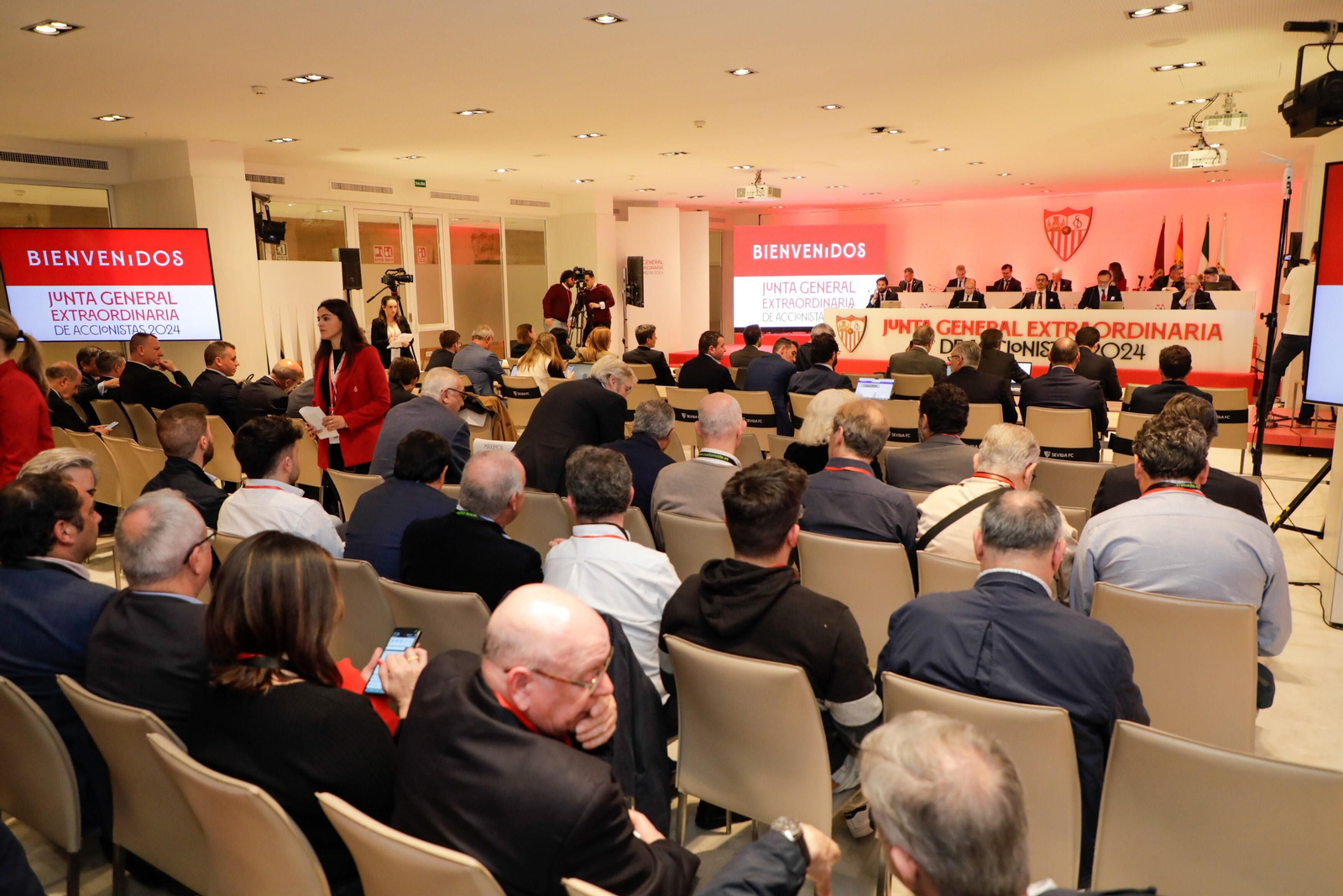 Las fotos de la Junta General Extraordinaria del Sevilla