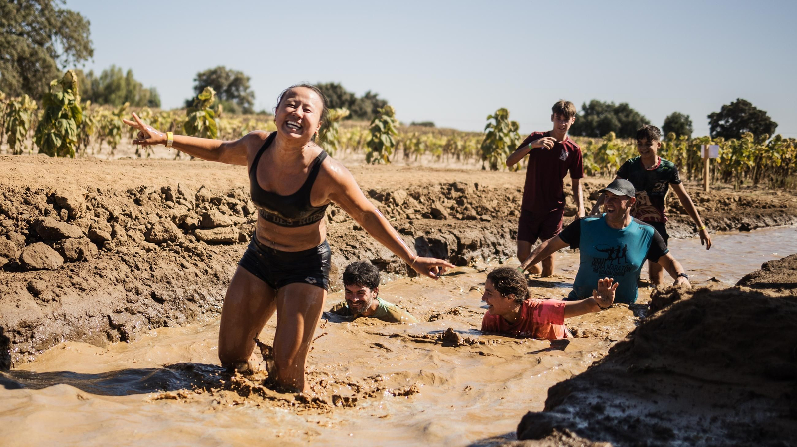 Búscate en la Carrera del Barro de La Barca de la Florida 2024