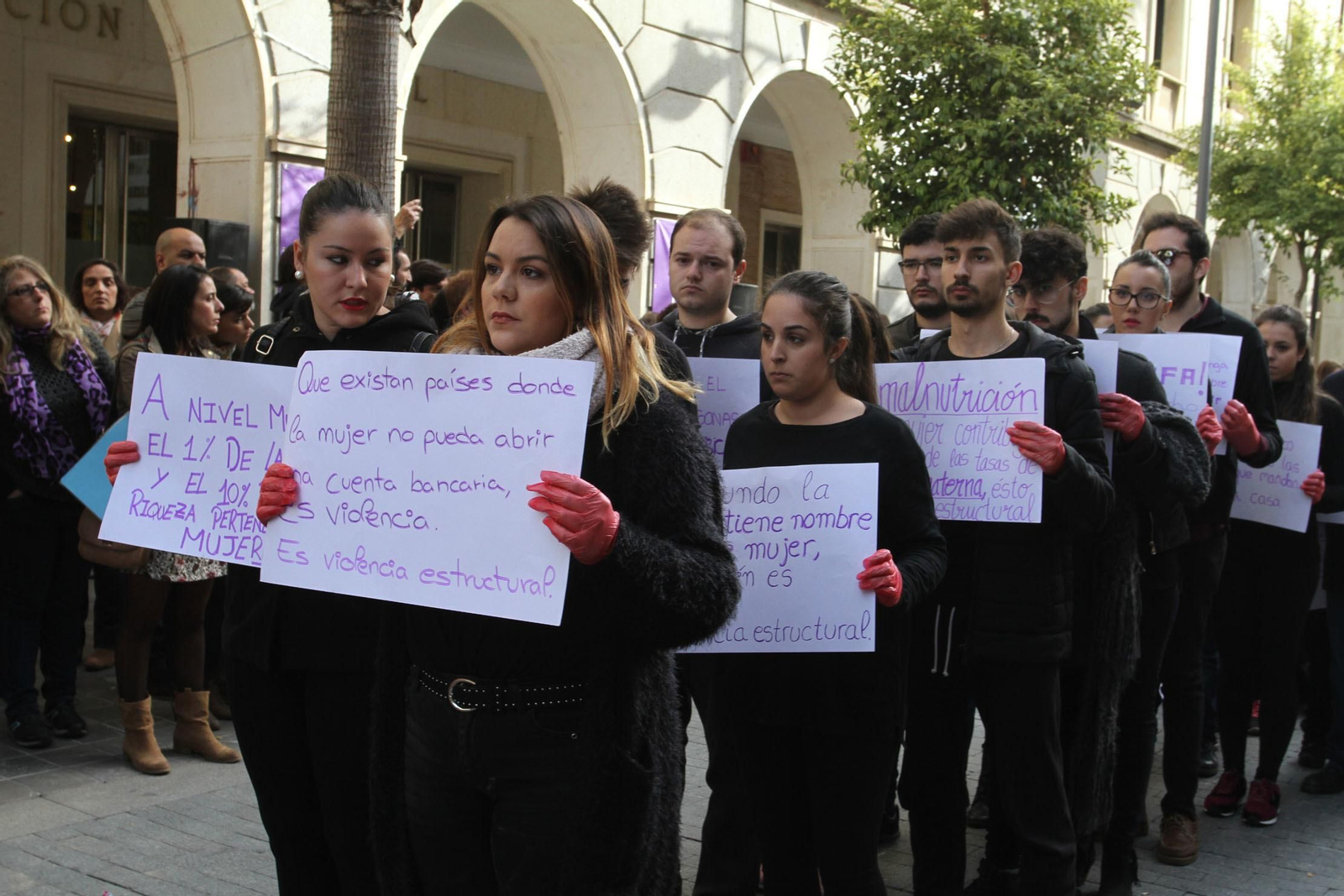 Lectura de manifiesto de violencia contra la mujer
