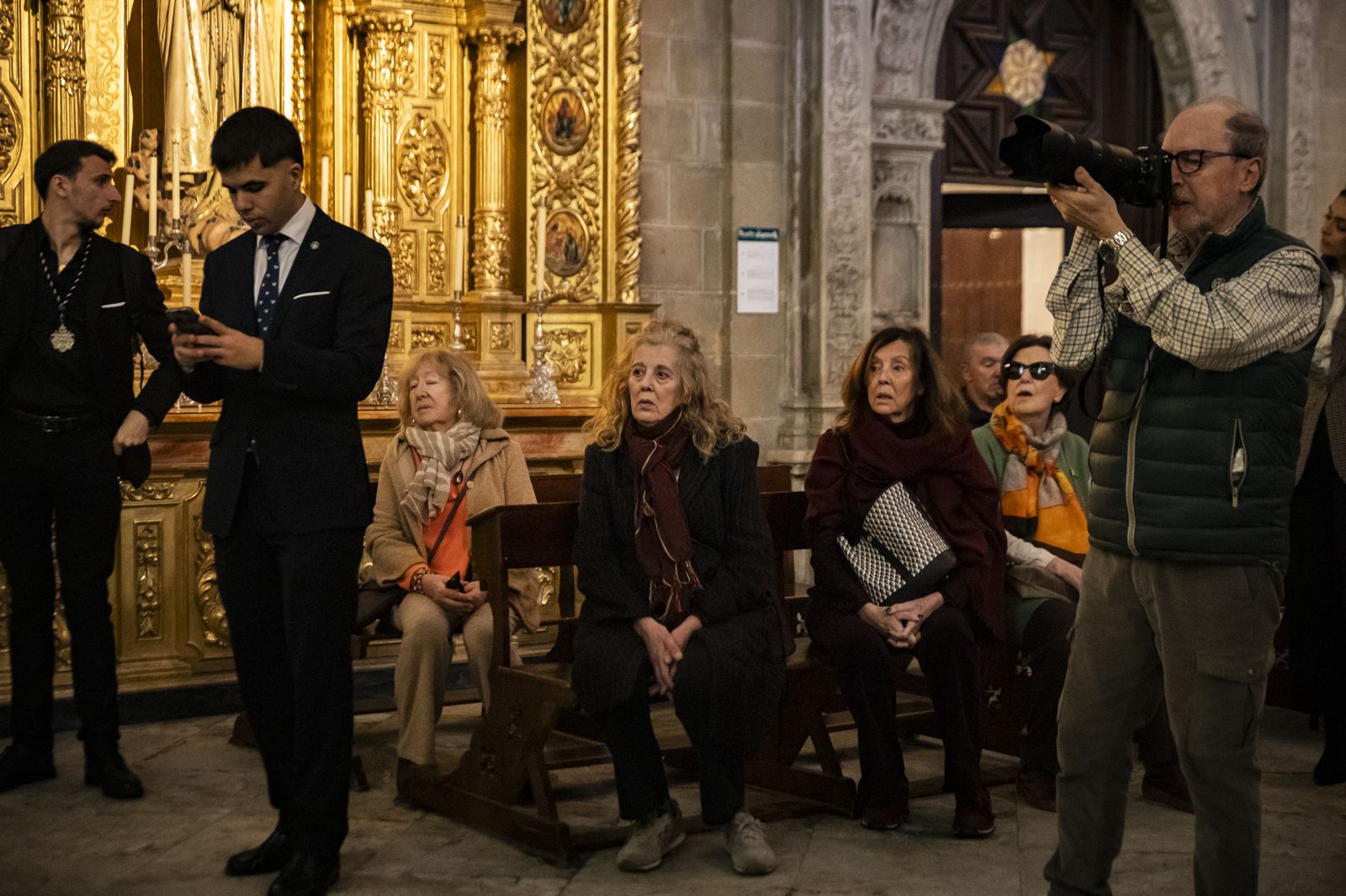 Imágenes de los besapiés y besamanos del Primer Domingo de Cuaresma en Jerez
