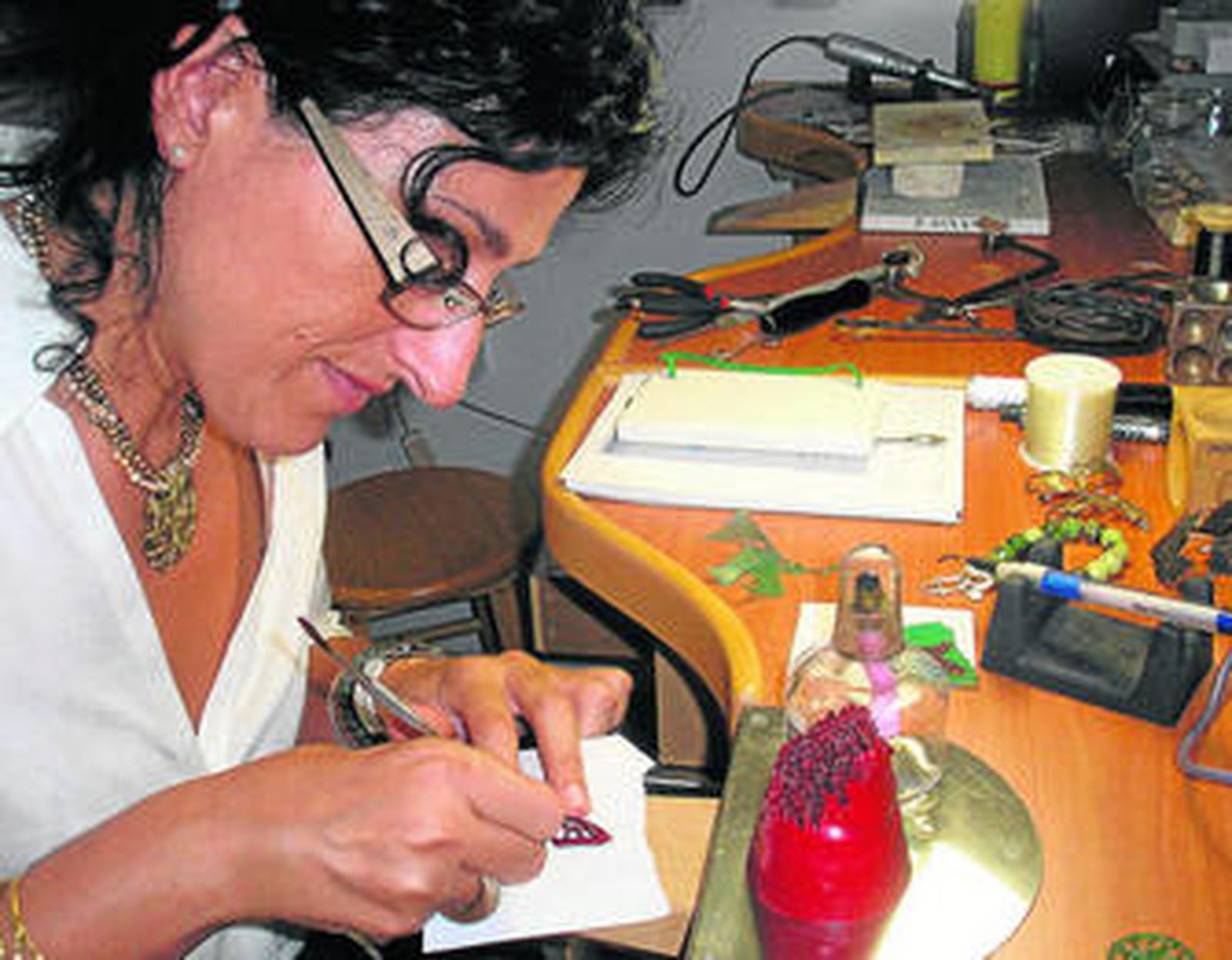 Joyas únicas y exclusivas surgen del taller de Inmaculada Barrionuevo