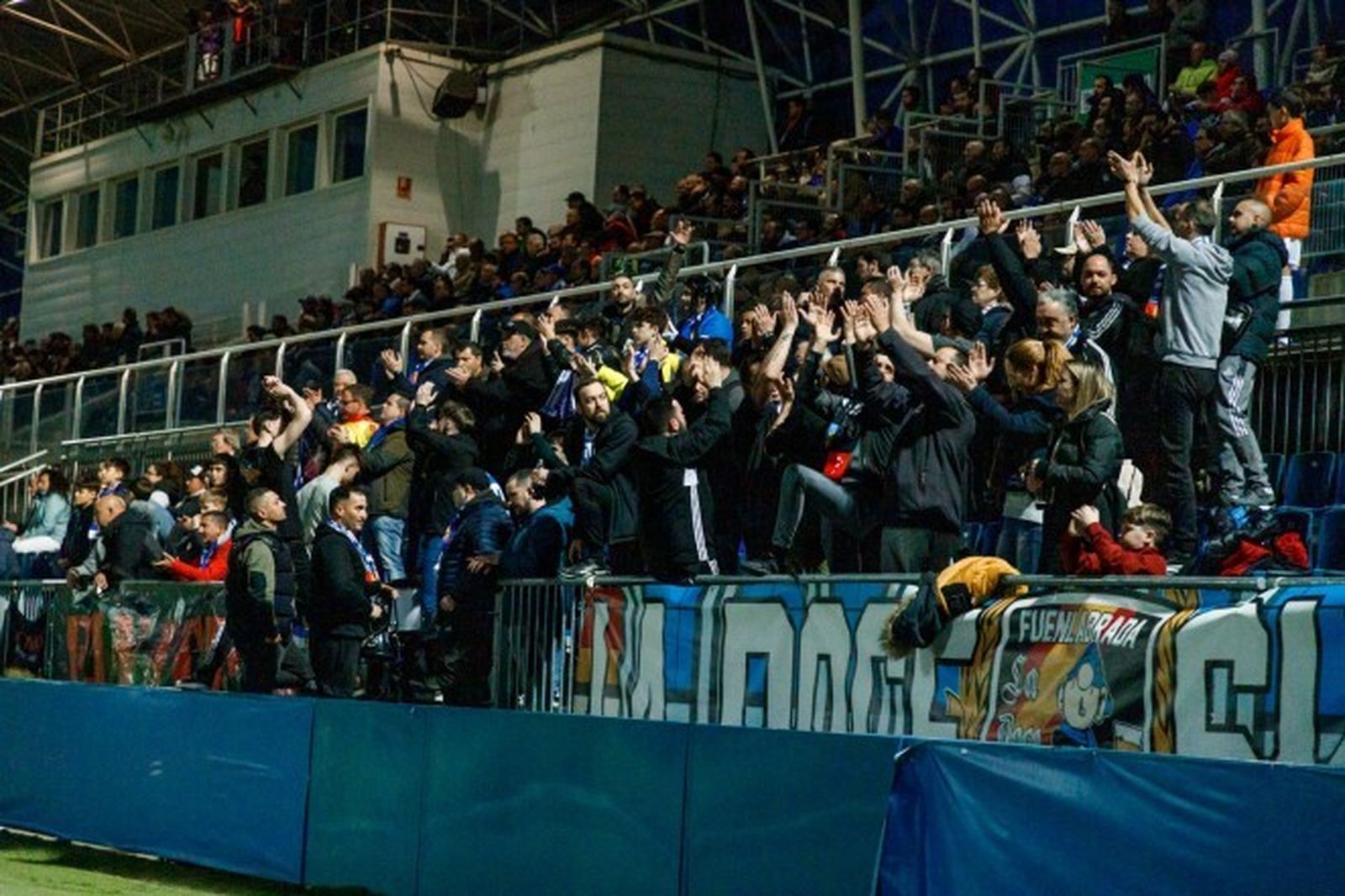Aficionados del Fuenla, en el partido ante el San Fernando