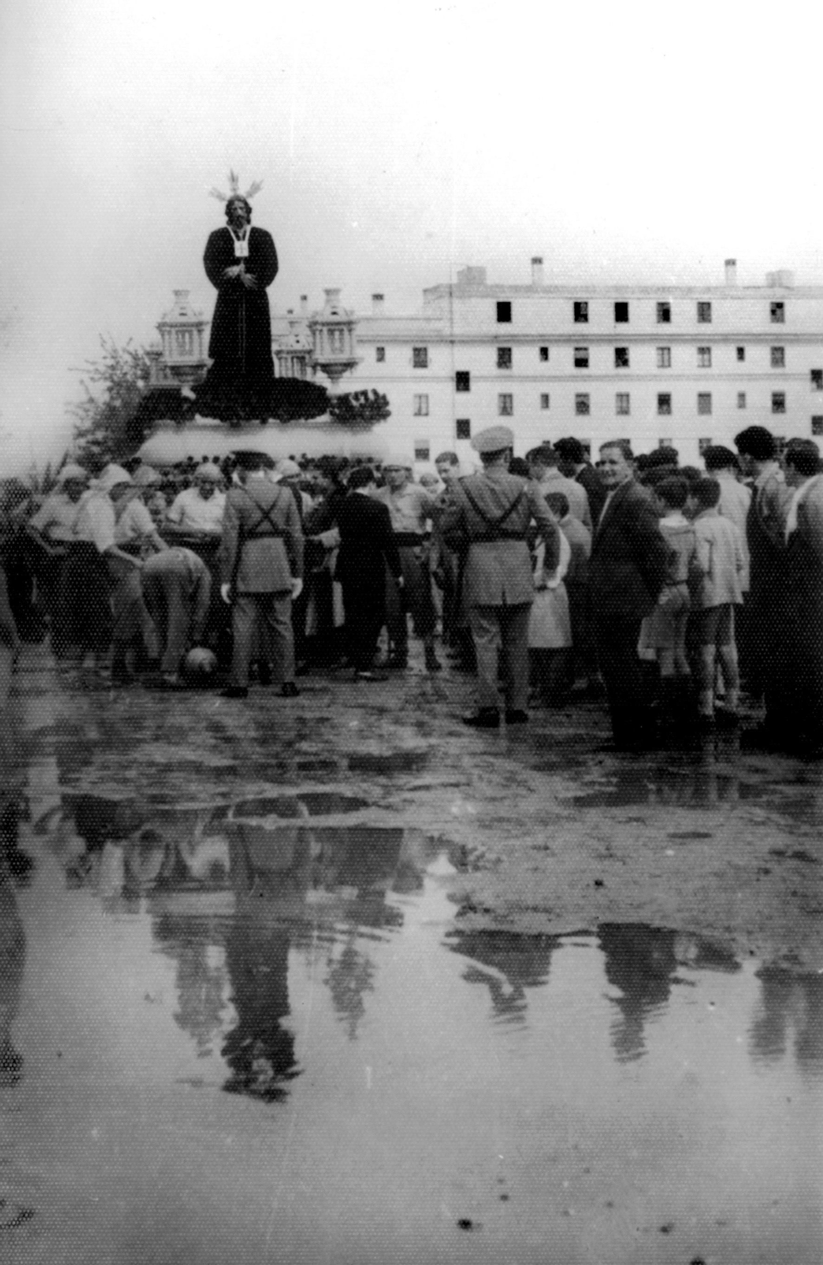 Primera salida el Lunes Santo del año 1958.