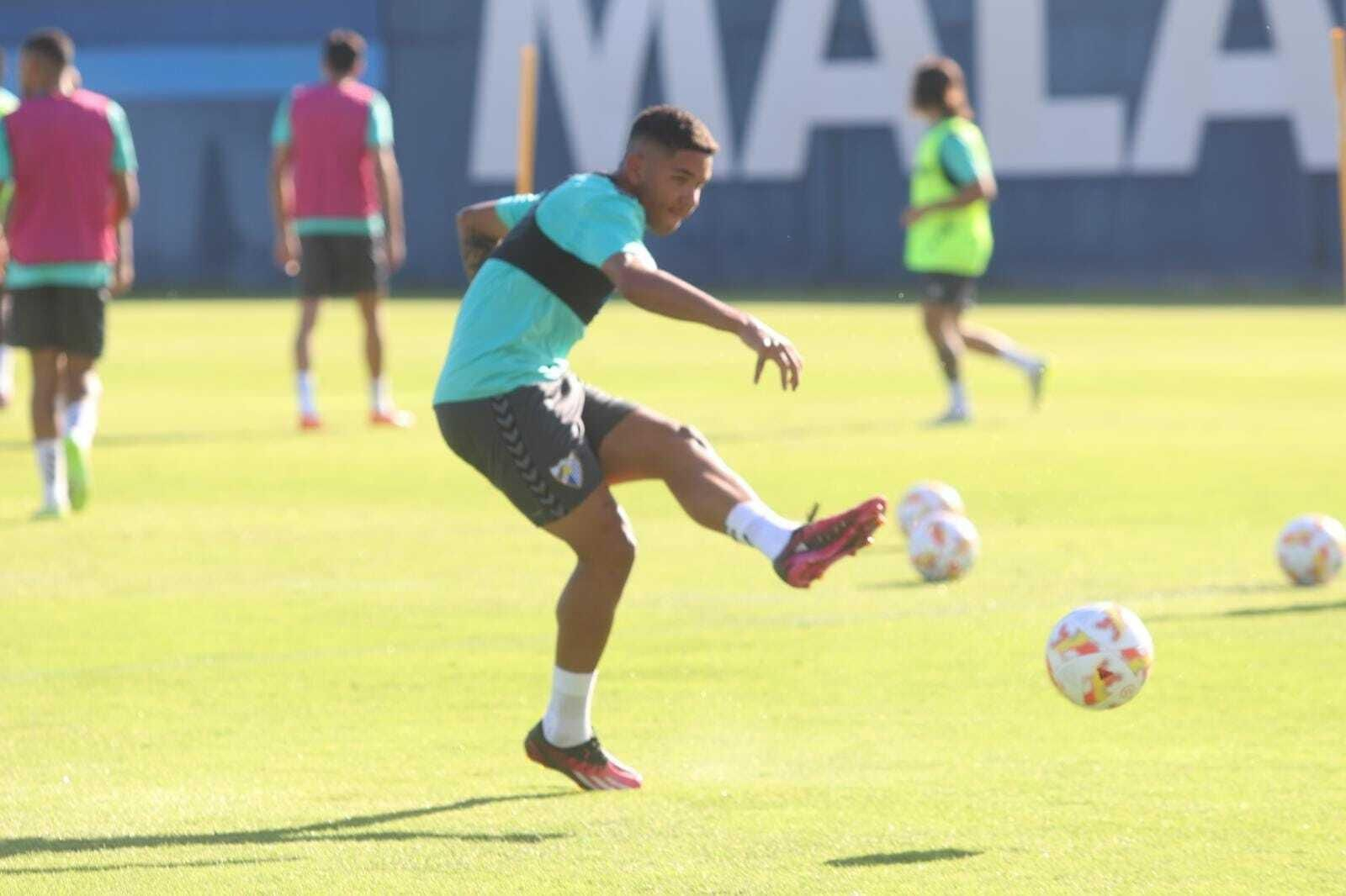 El Málaga suda antes de 'encerrarse' en Estepona