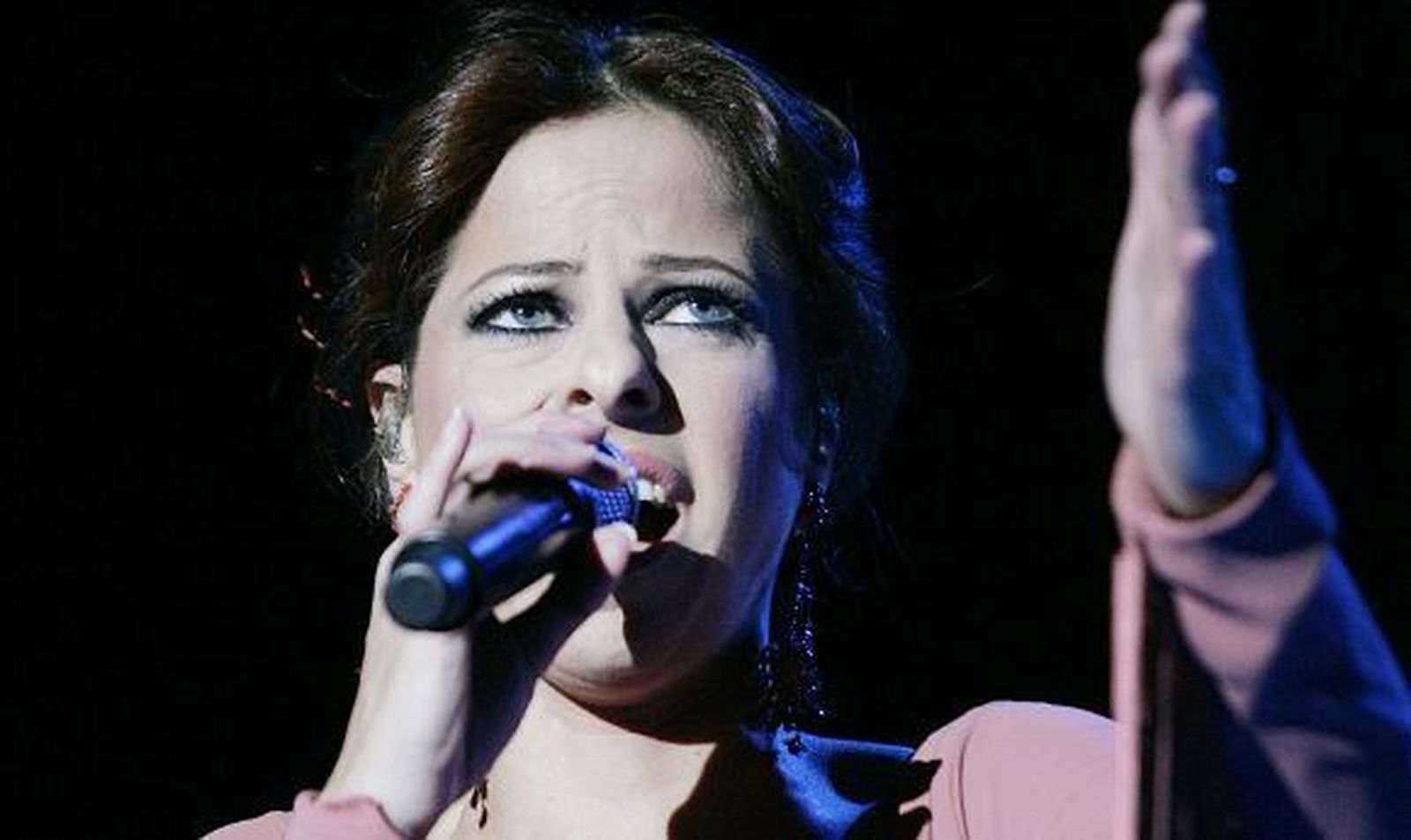 Pastora Soler cancela su concierto en Fibes tras sufrir un desmayo