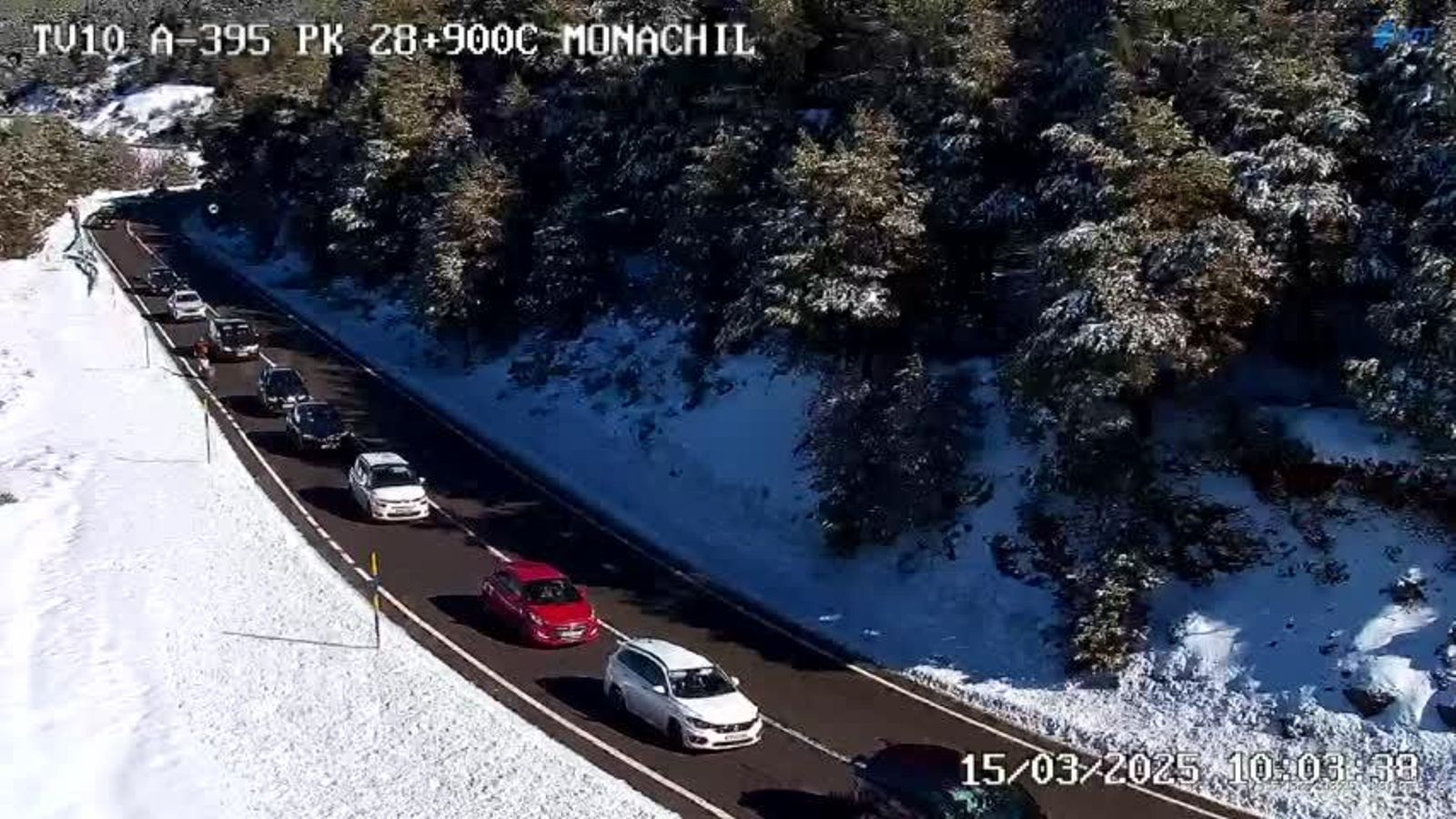 Coches en la A395, esta mañana en el punto kilométrico 28,900.