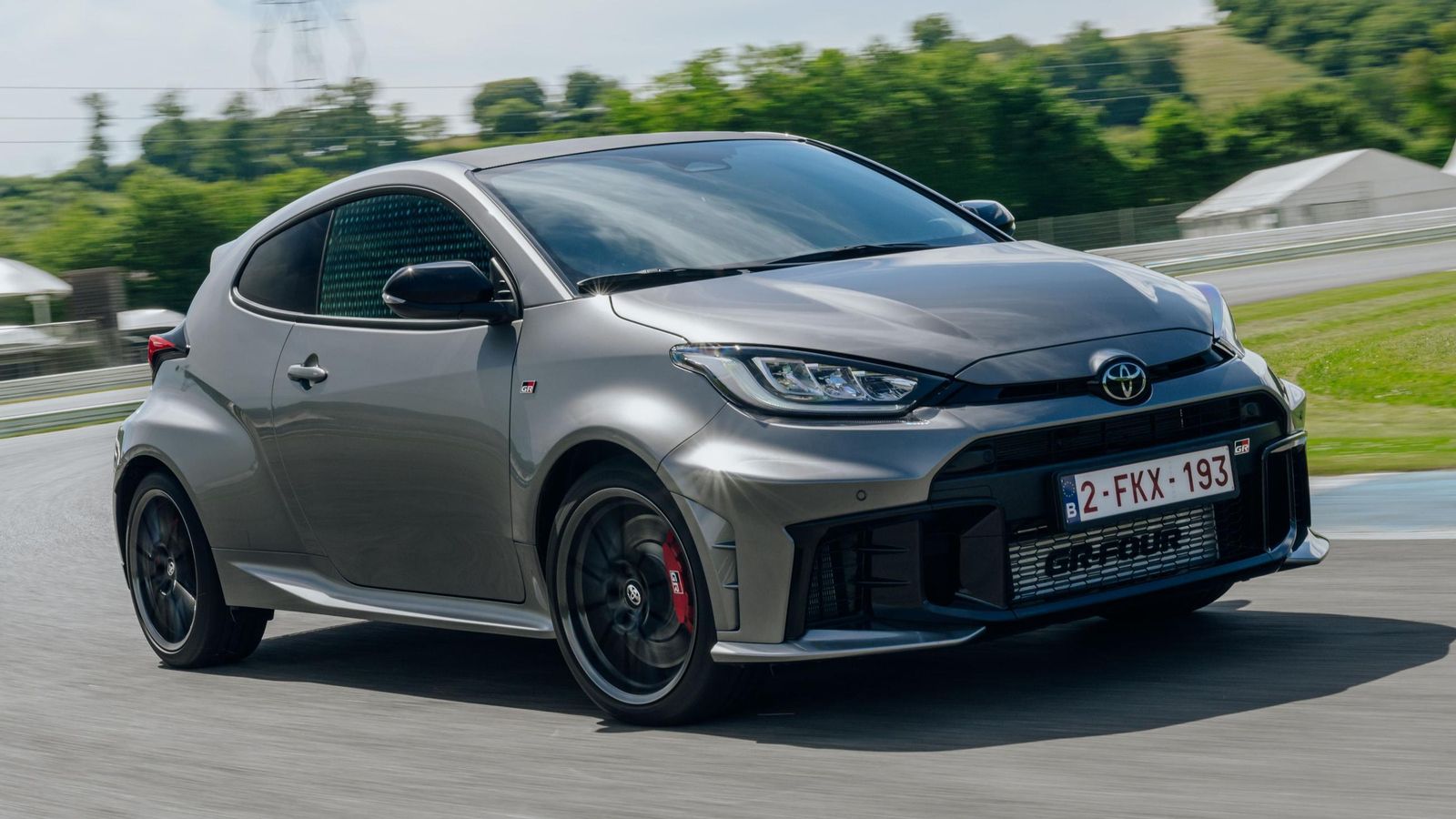 Para el mercado español el más deportivo de los Yaris incorpora ahora equipamiento que antes era opcional como parte de su dotación de serie.