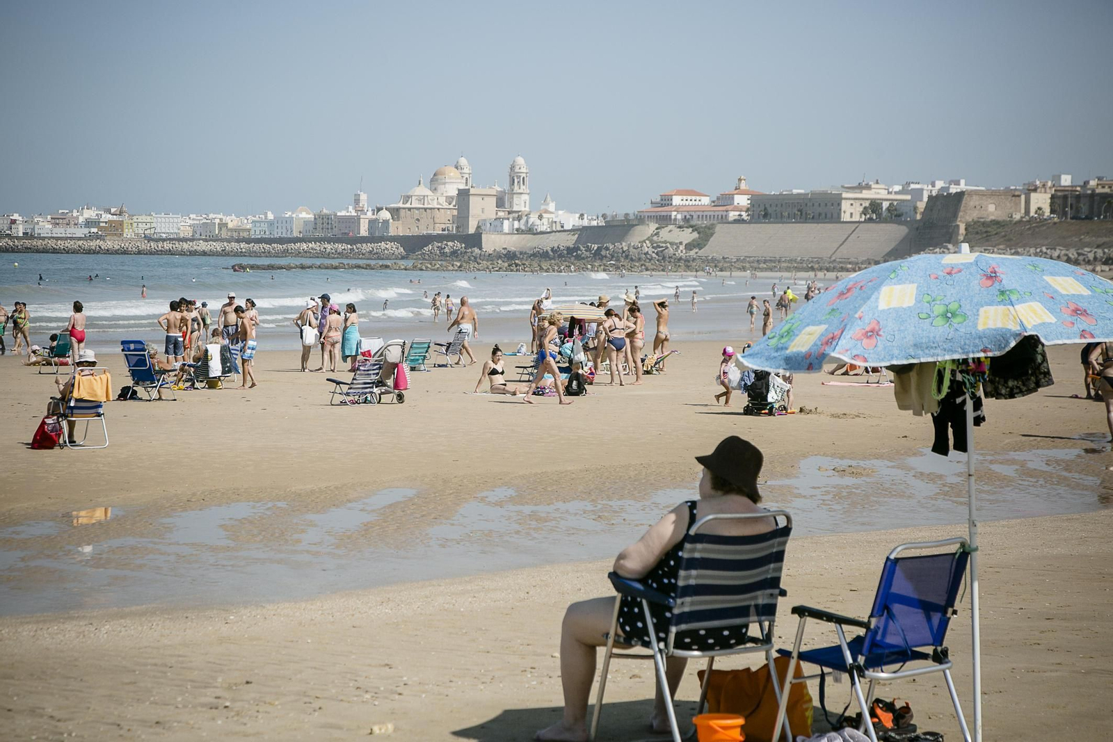 Vamos a mi playaLa antigua playita de las mujeres debe a la mano del hombre su configuración actualLa playa de los dos Cádiz