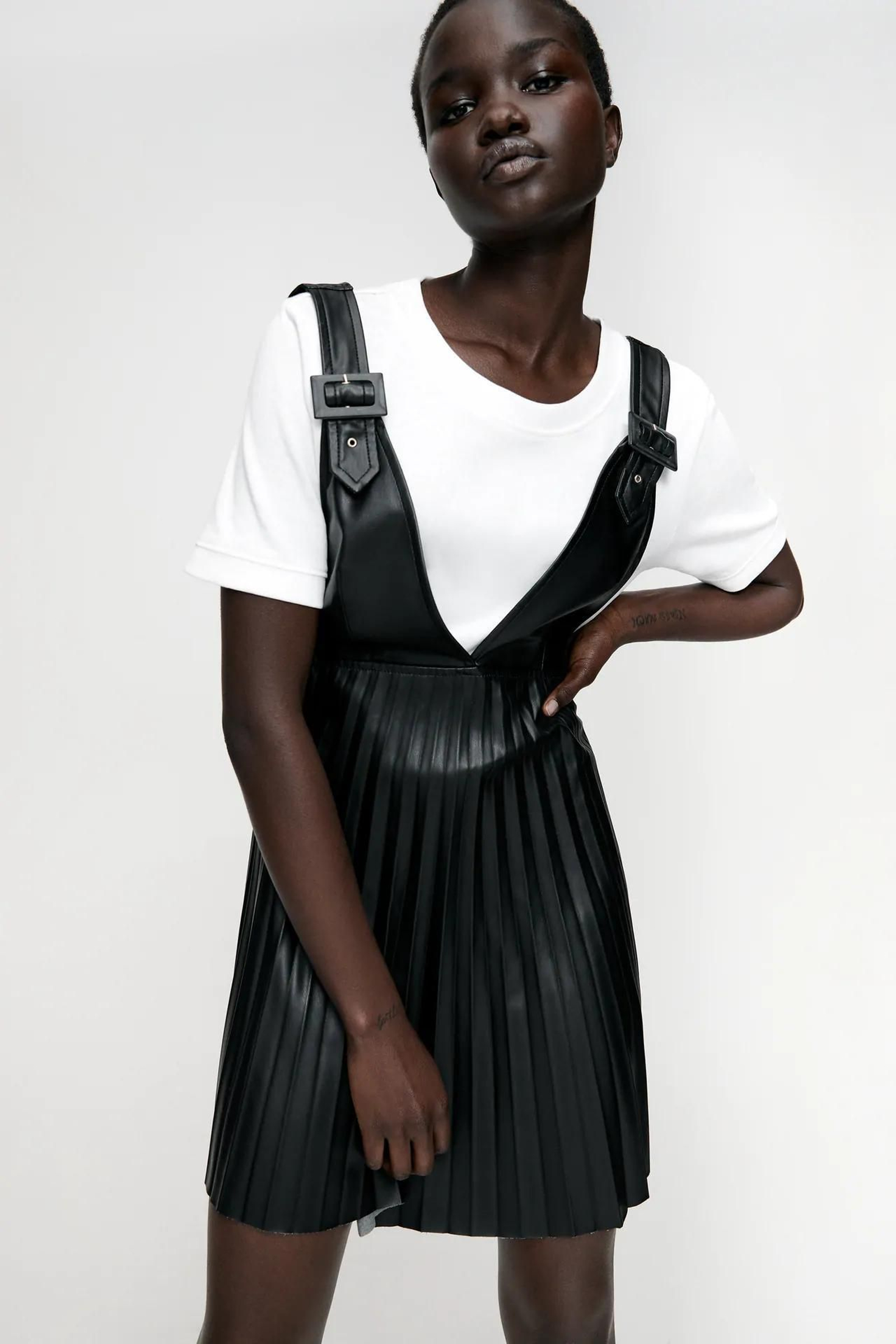 El pichi efecto piel de Zara.