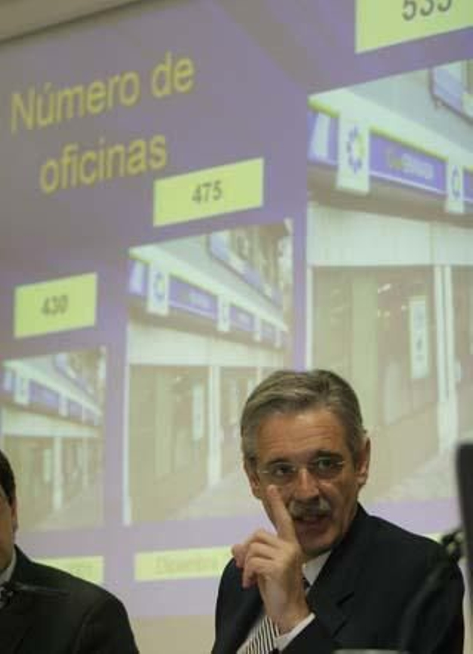 Claret asegura que CajaGranada "no se plantea" participar en una fusión a nivel andaluz