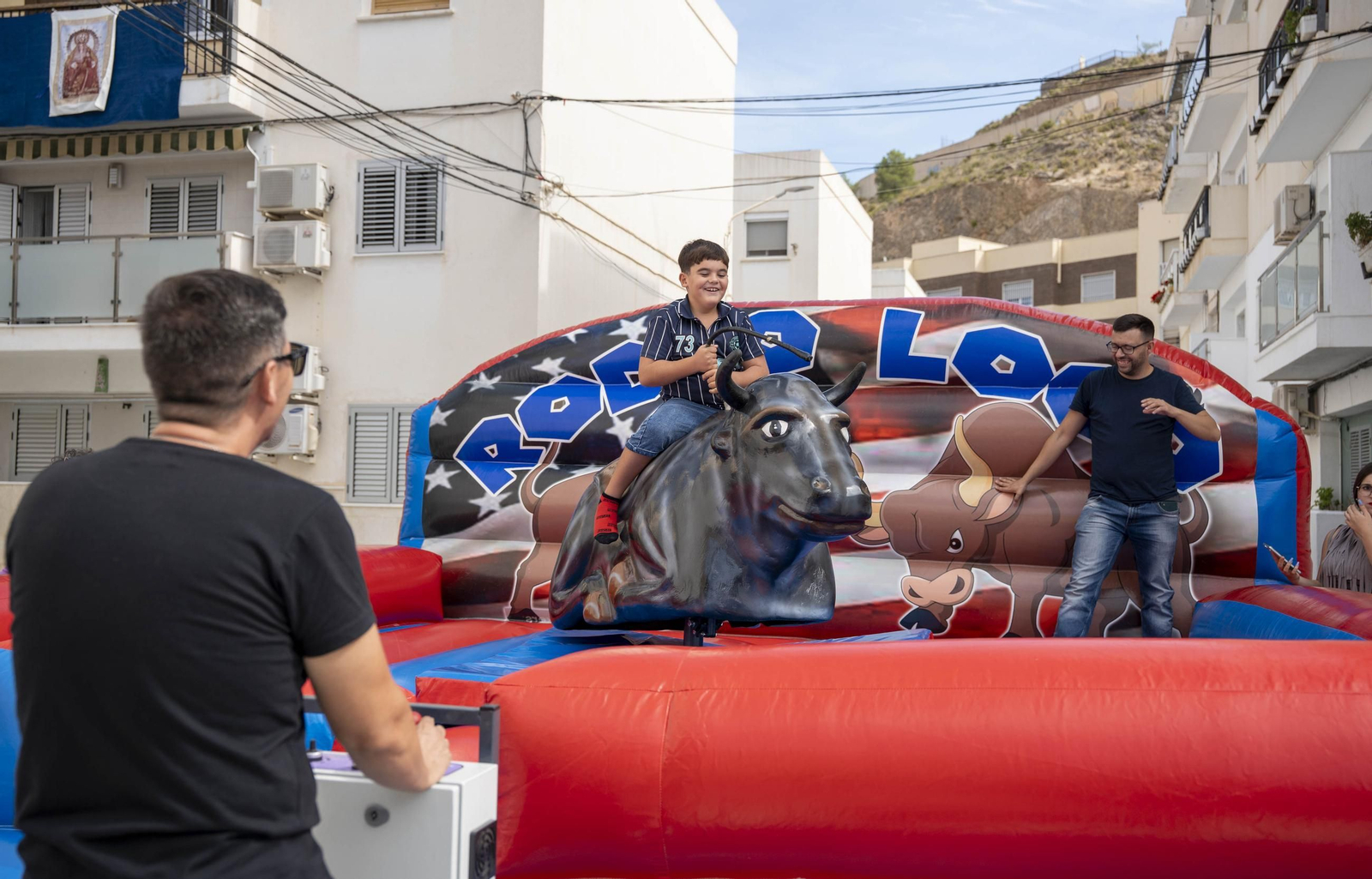 Las imágenes del taller de toros para niños y toro mecánico en Macael