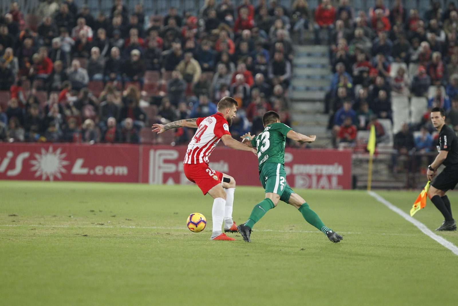 El UD Almería-Sporting de Gijón, en imágenes