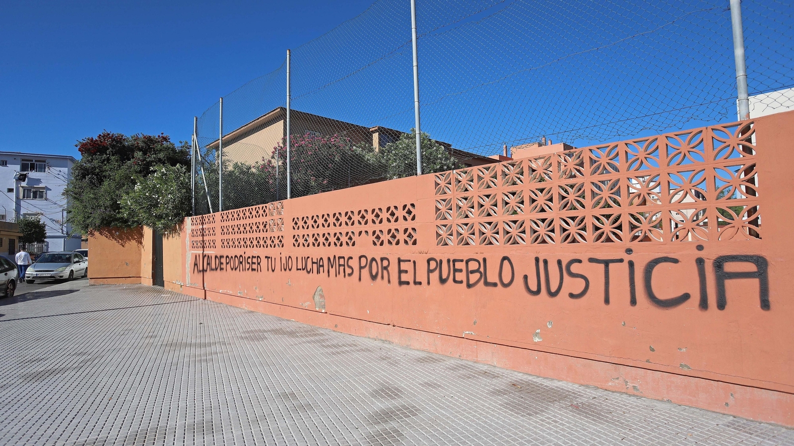 Nueva noche de incidentes en La Línea