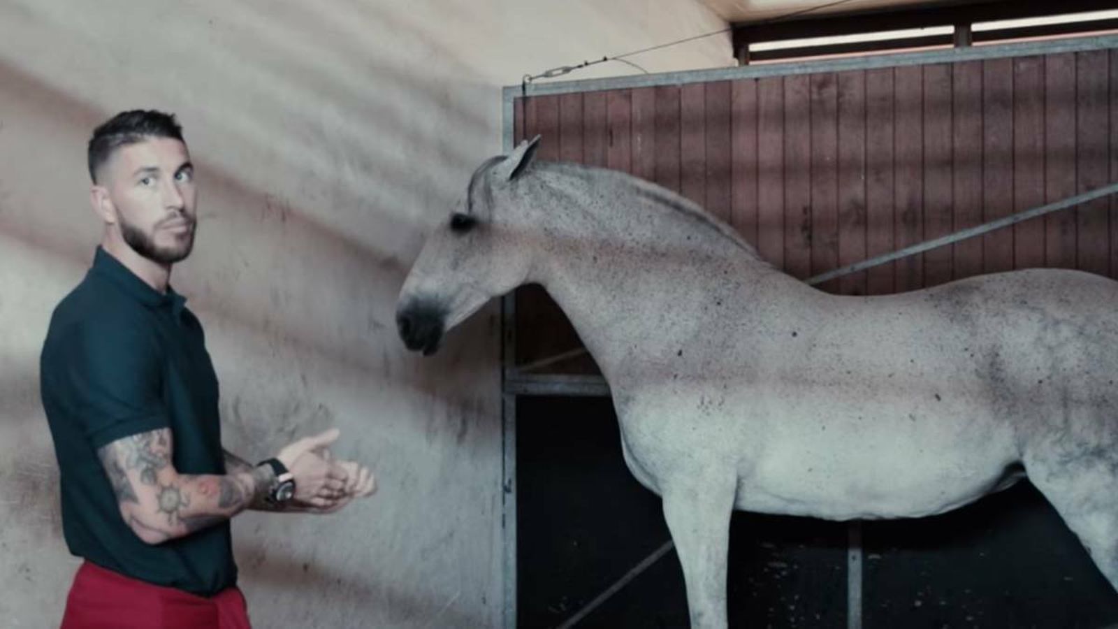 Sergio Ramos junto a su caballo 'Yucatán de Ramos'.