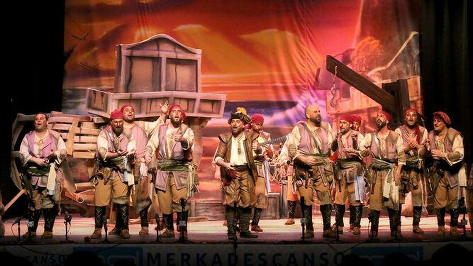 Actuación de la comparsa ganadora de la pasada edición del Carnaval Colombino.