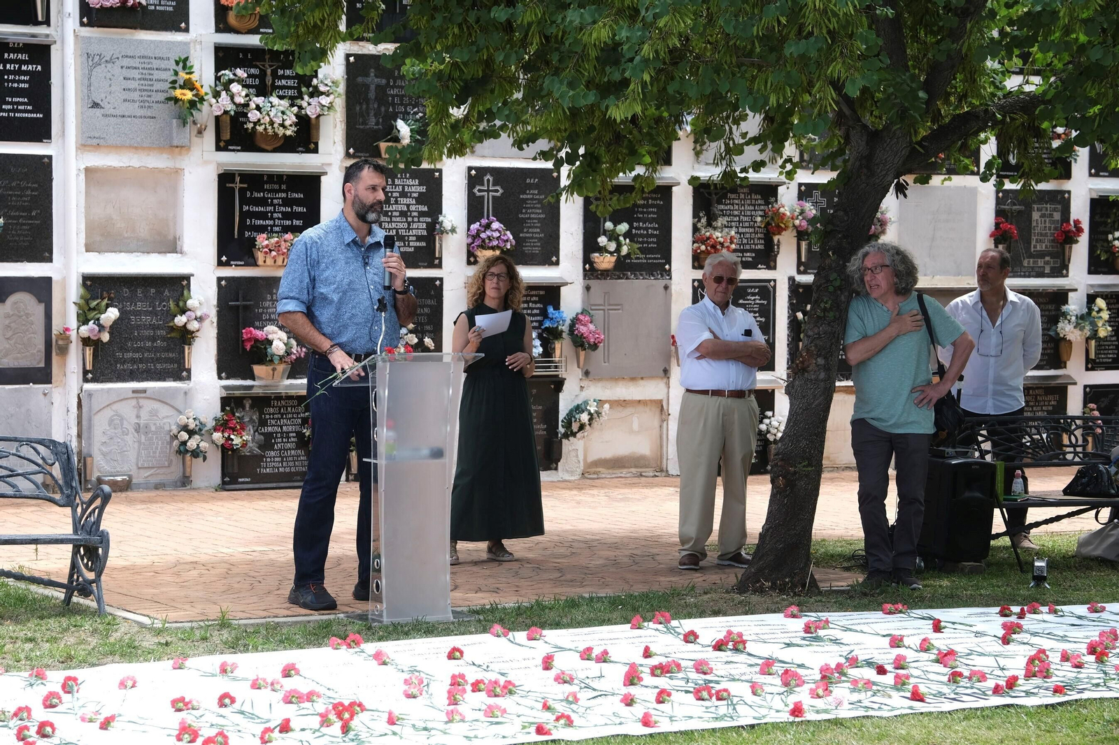 El homenaje a las víctimas del franquismo en Córdoba, en imágenes