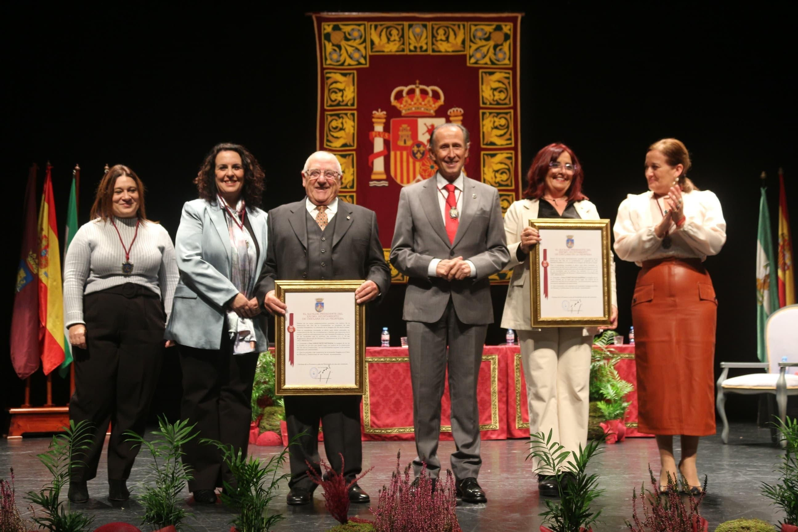 Un momento del acto desarrollado en el Teatro Moderno.