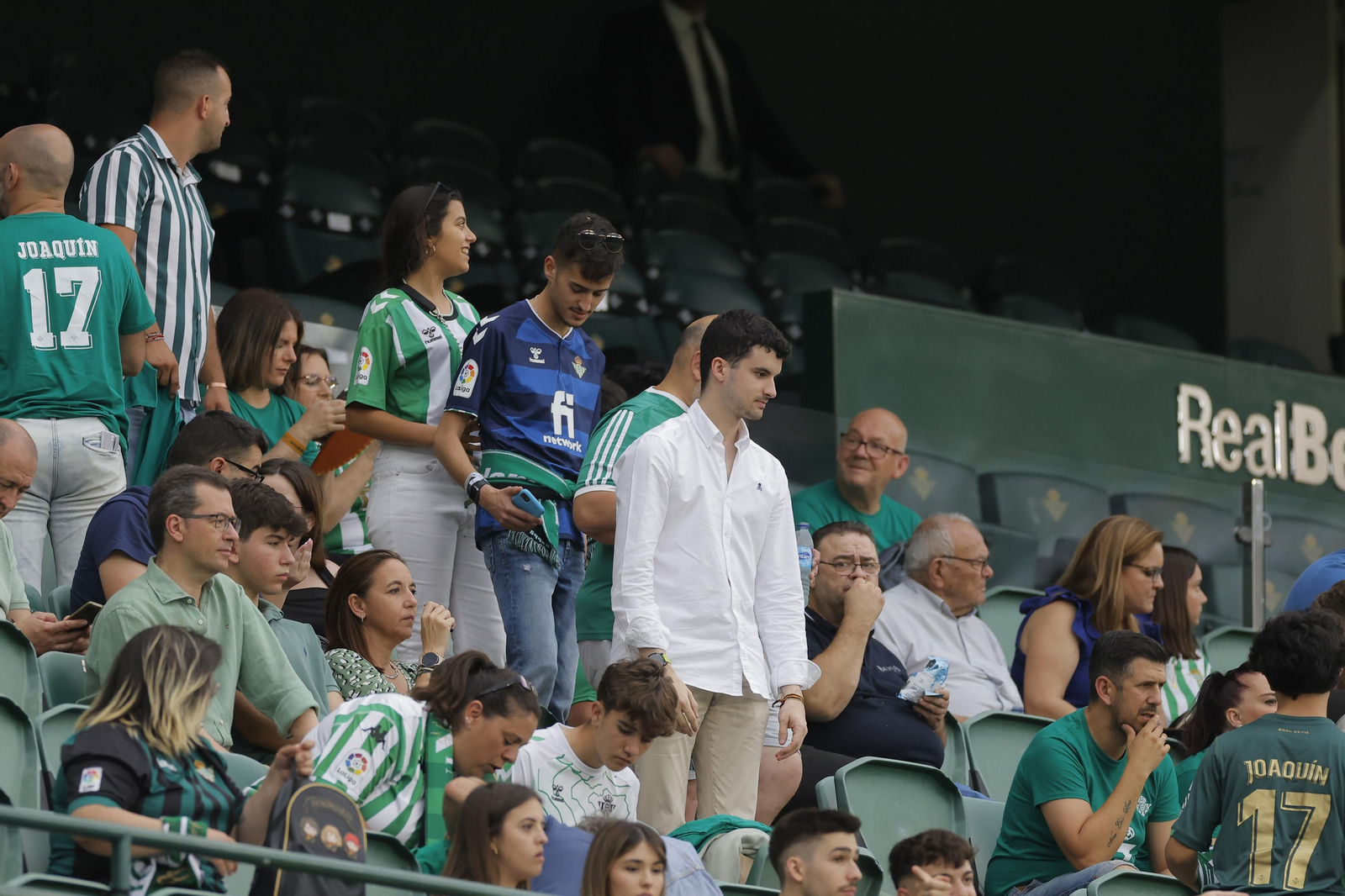 Búscate en las fotos de la despedida de Joaquín