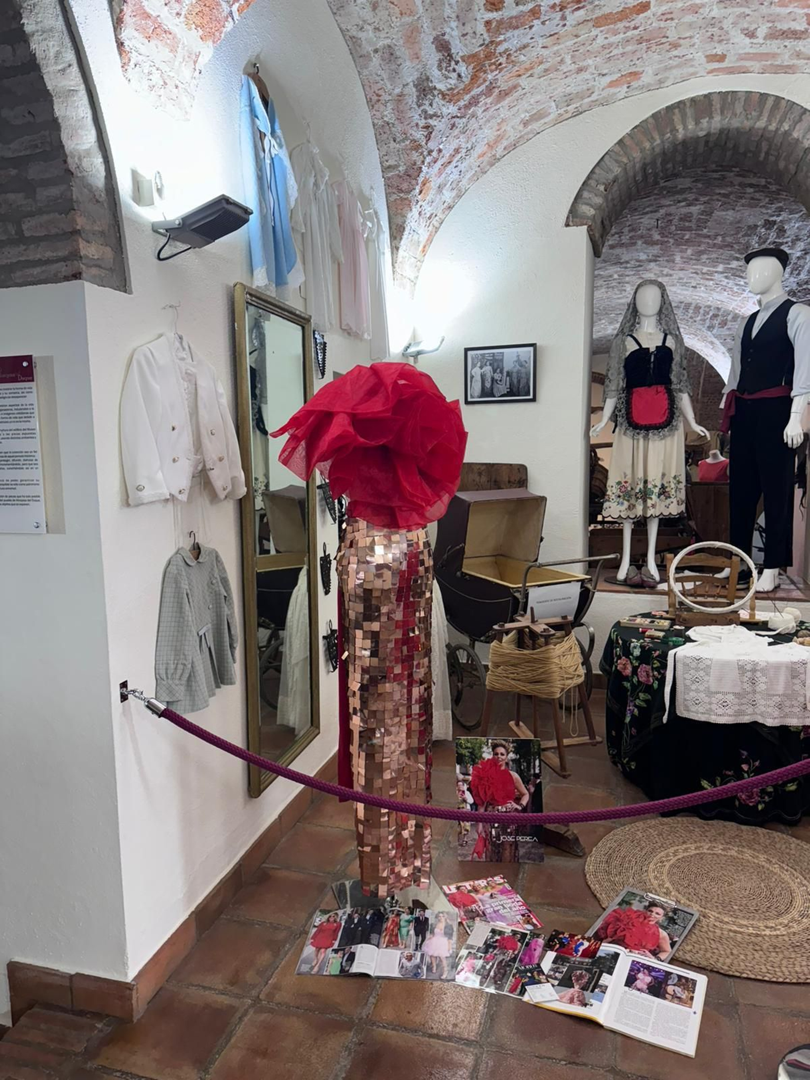 Las mejores fotos de la exposición del diseñador José Perea en Hinojosa del Duque