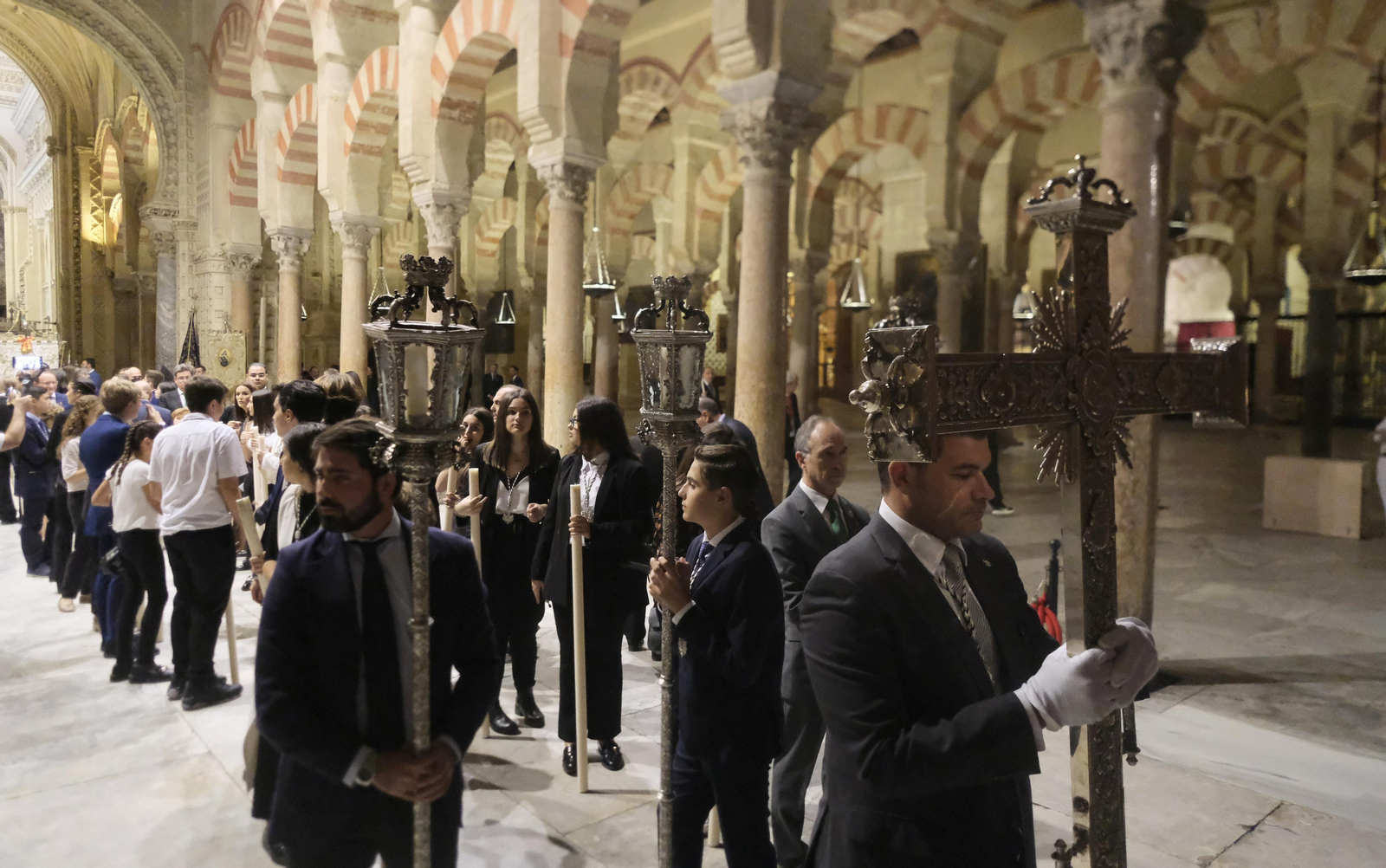 La procesión de la Virgen de la Paz tras su coronación pontificia en Córdoba, en imágenes