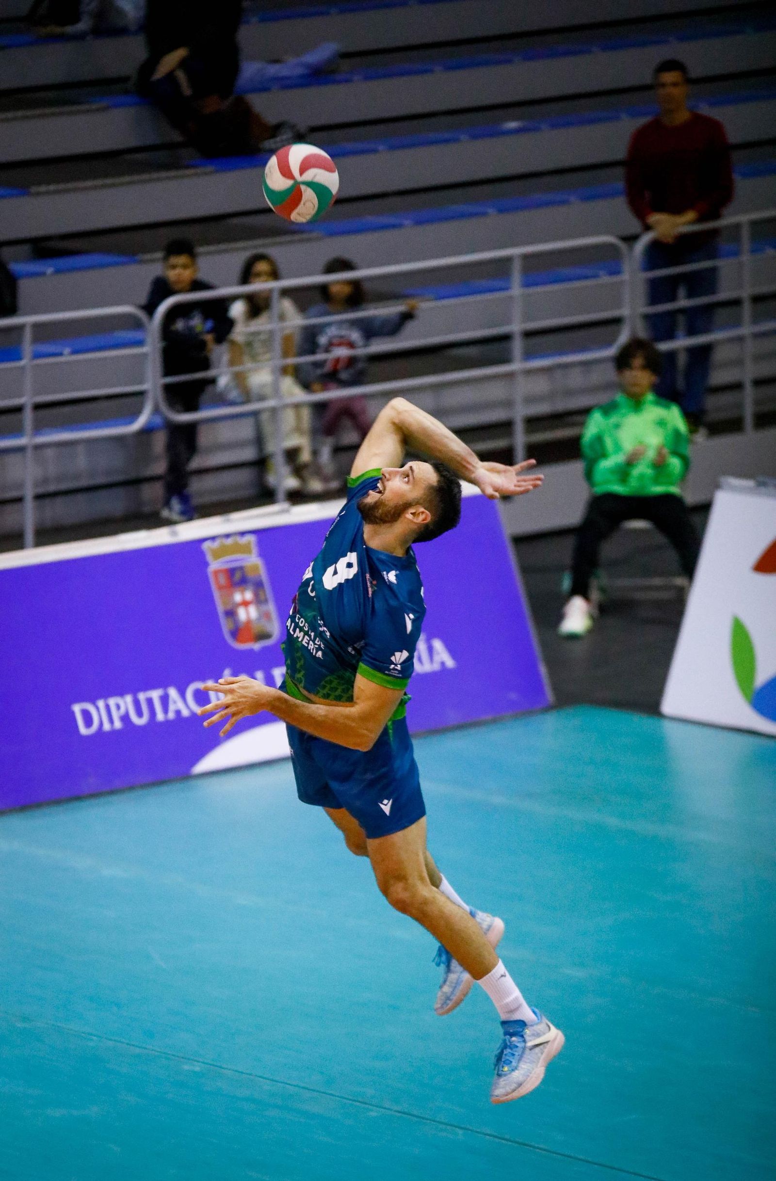 Las imágenes del Unicaja Costa de Almería-Leleman Conqueridor, primer partido del play off por el título de Superliga en Almería