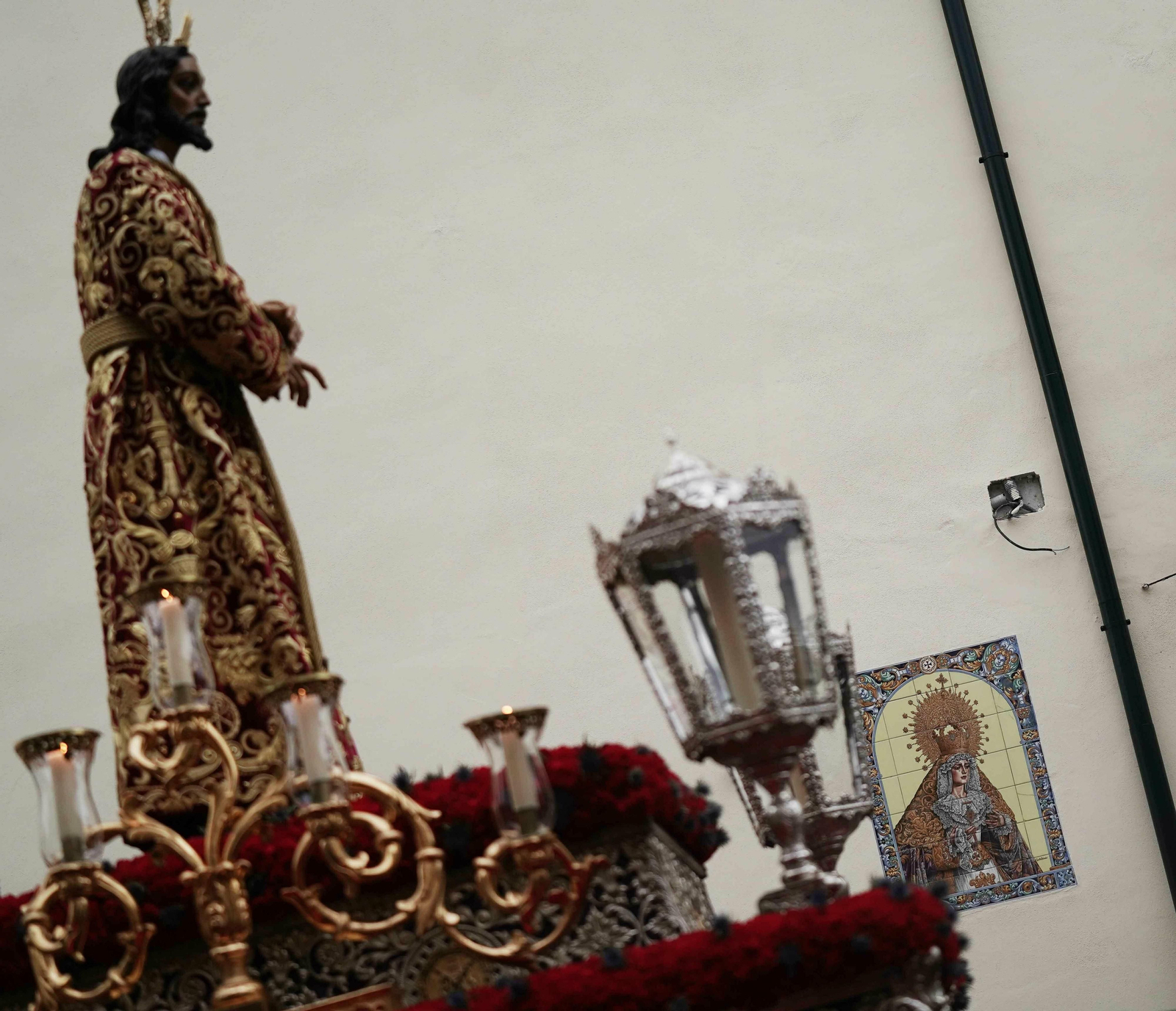 El Vía Crucis de las Cofradías 2020, en fotos